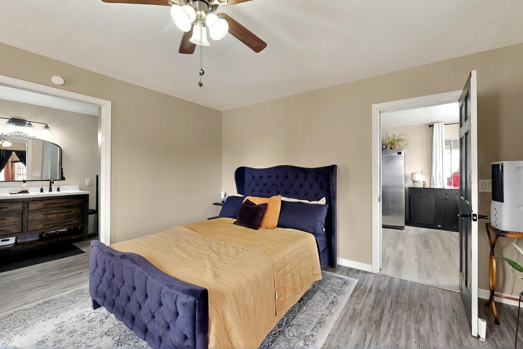 404 PECOS Loop SE