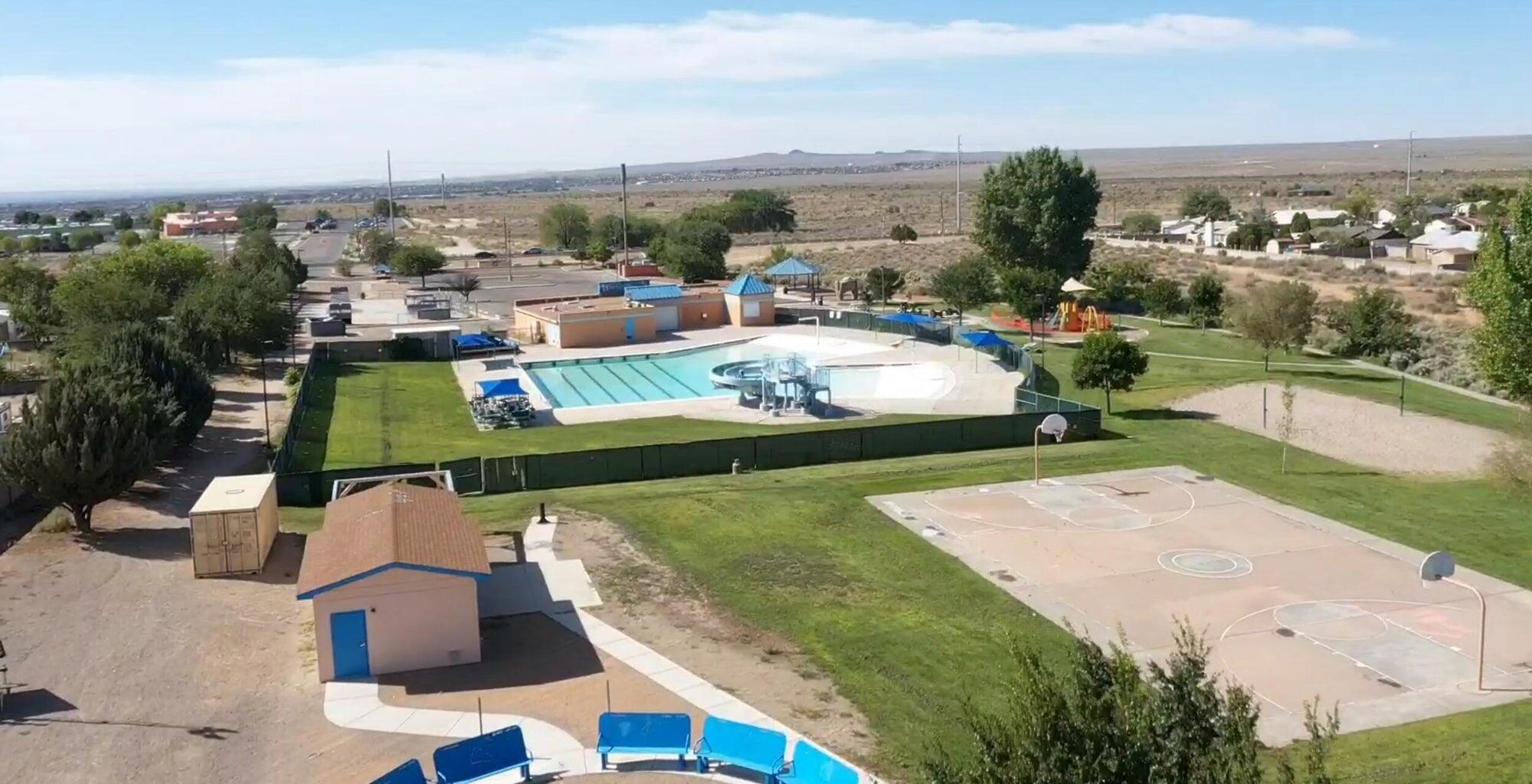 404 PECOS Loop SE