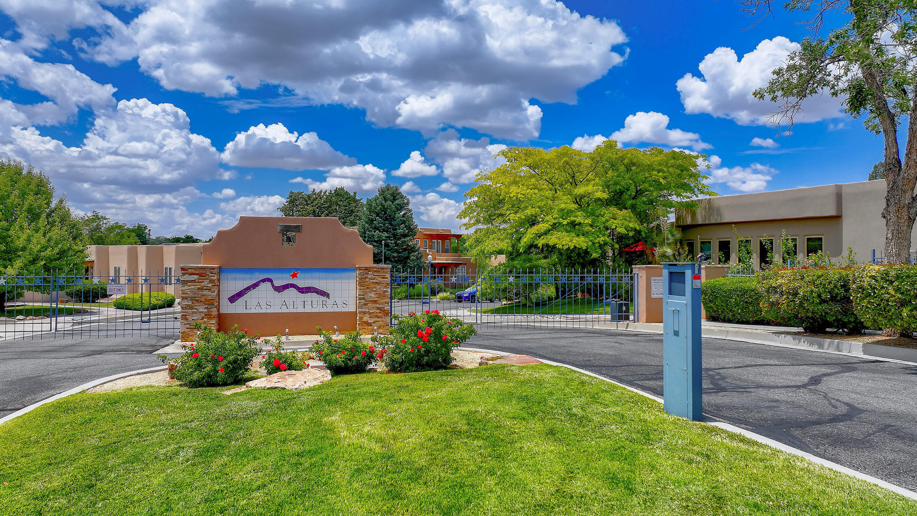 1724 AVENIDA ALTURAS NE