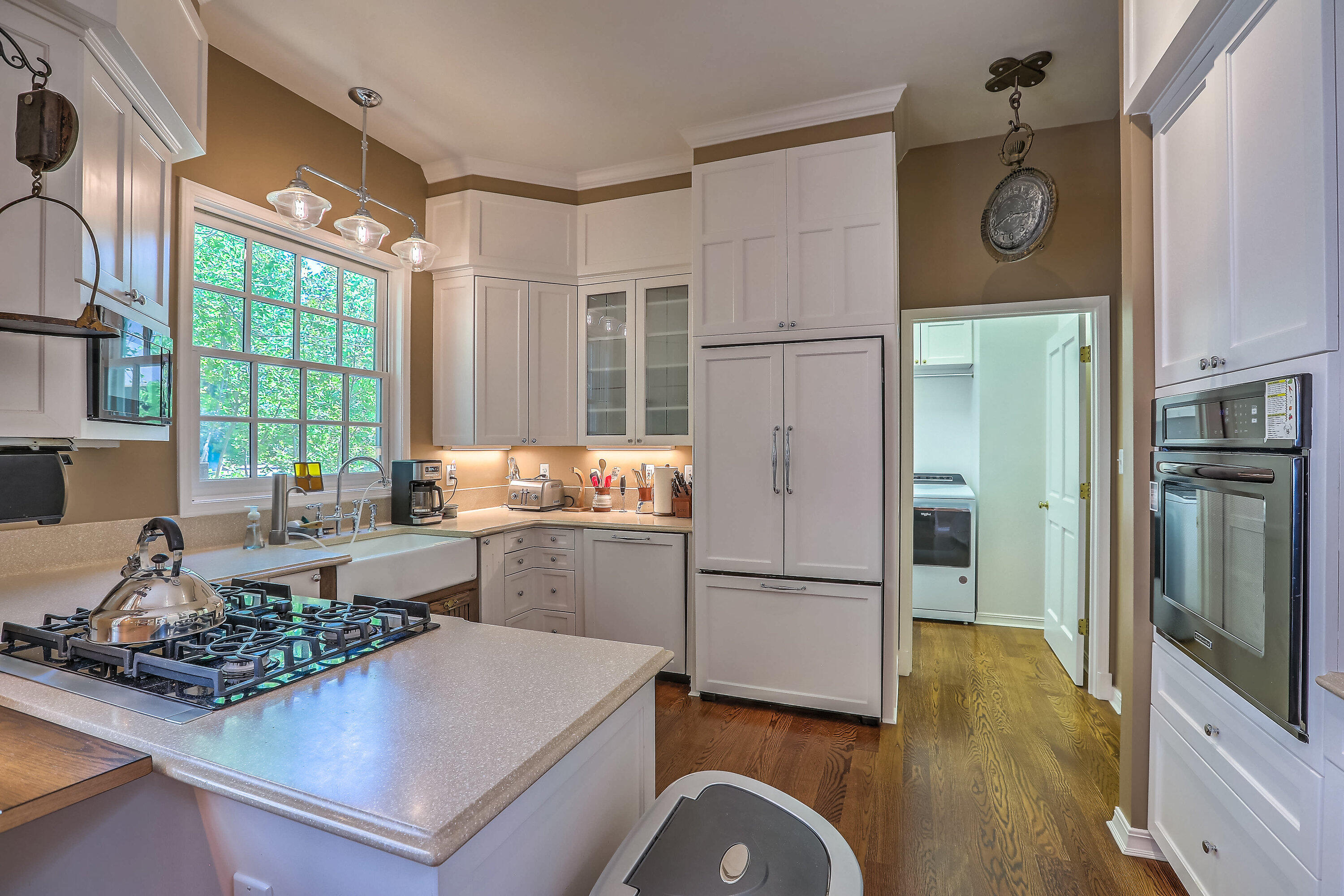 1724 AVENIDA ALTURAS NE