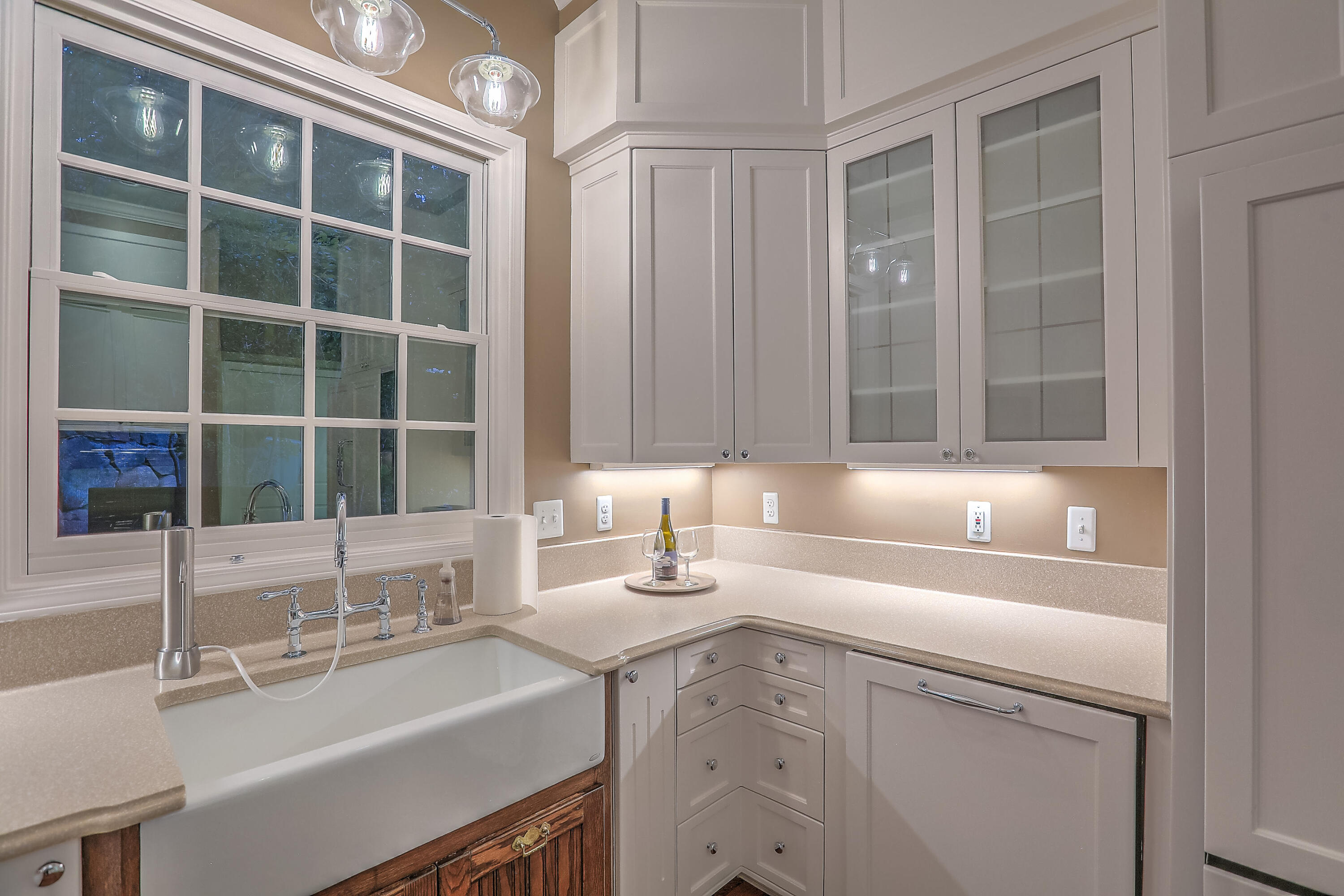 1724 AVENIDA ALTURAS NE