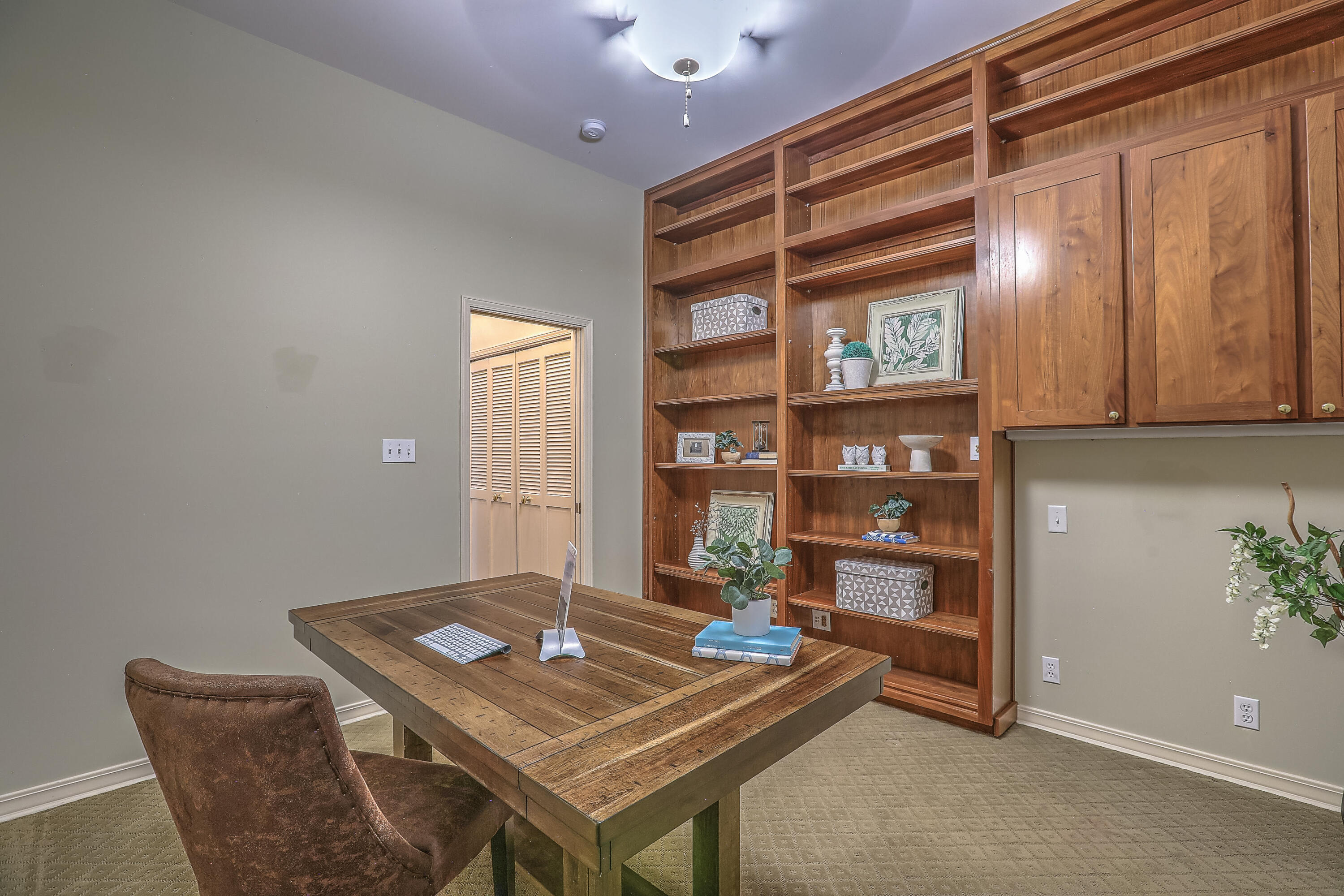 1724 AVENIDA ALTURAS NE