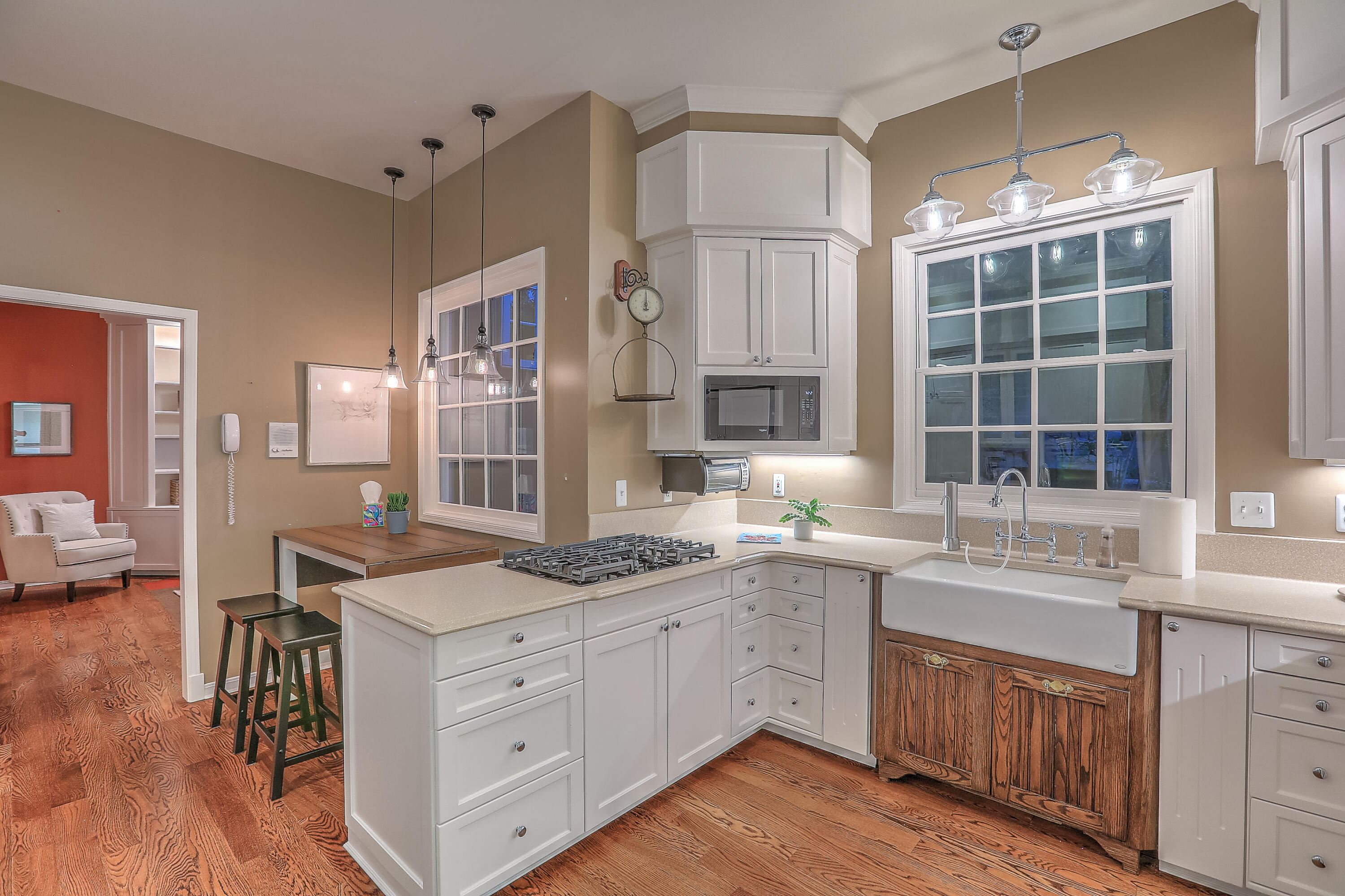 1724 AVENIDA ALTURAS NE