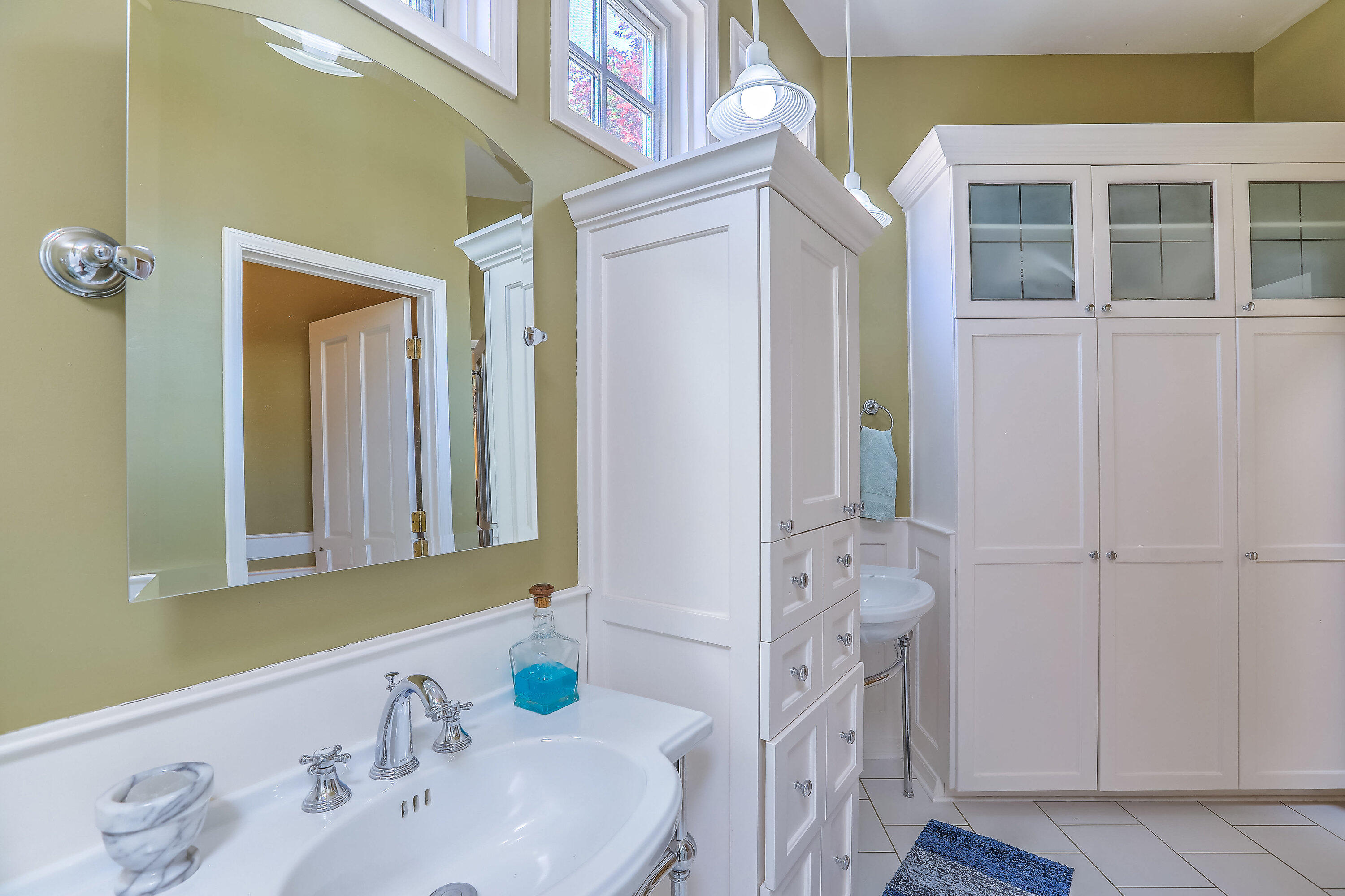 1724 AVENIDA ALTURAS NE