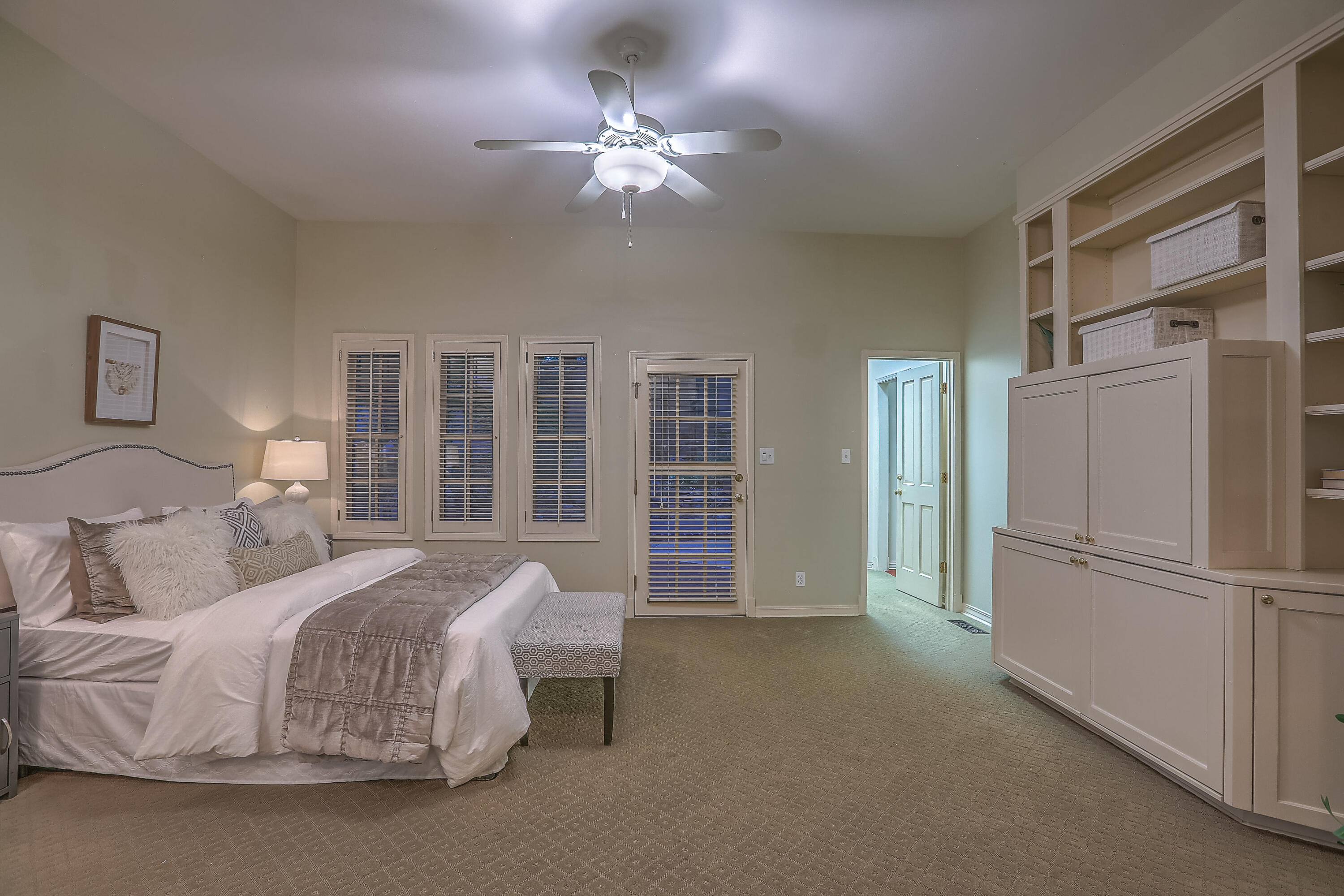 1724 AVENIDA ALTURAS NE