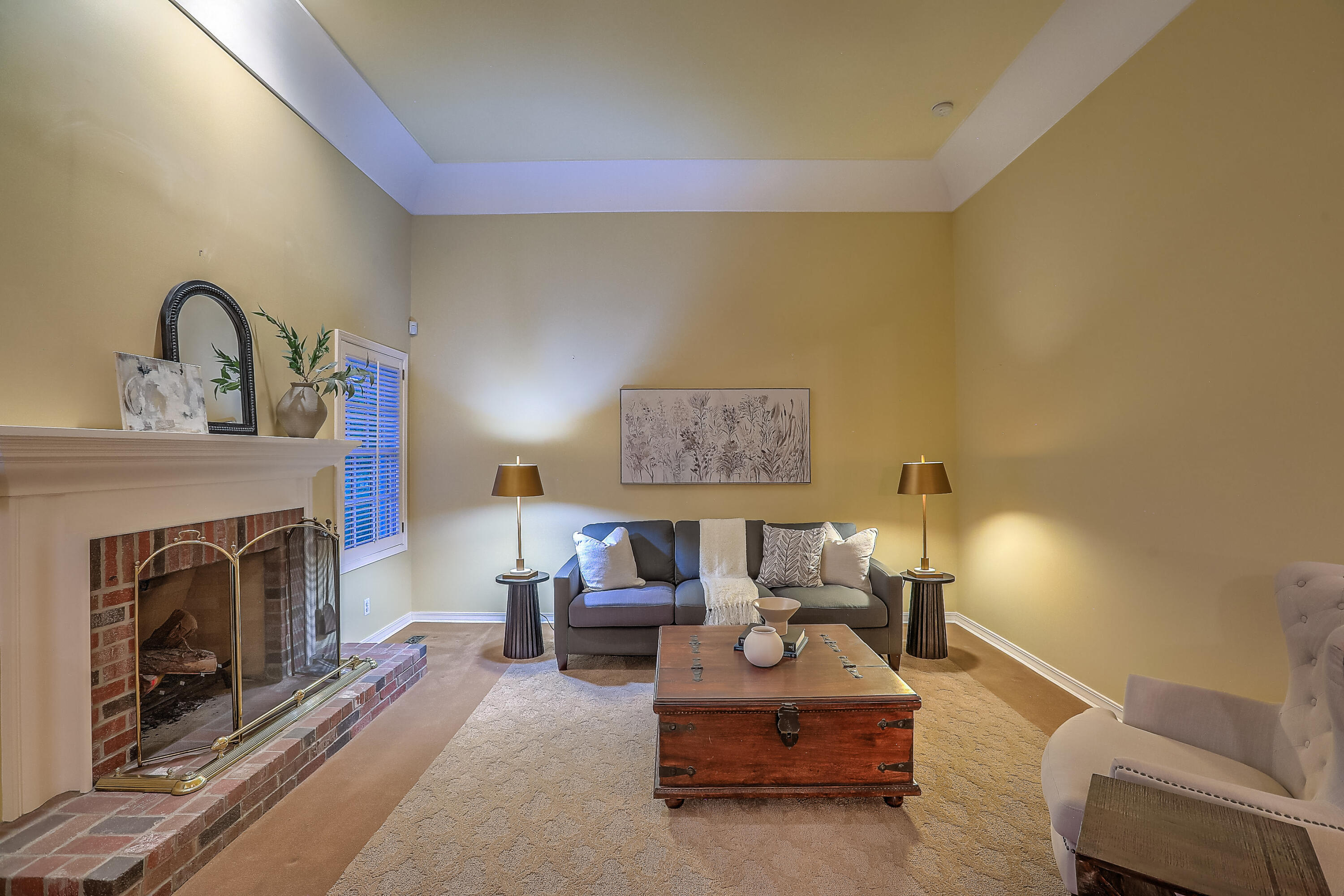 1724 AVENIDA ALTURAS NE