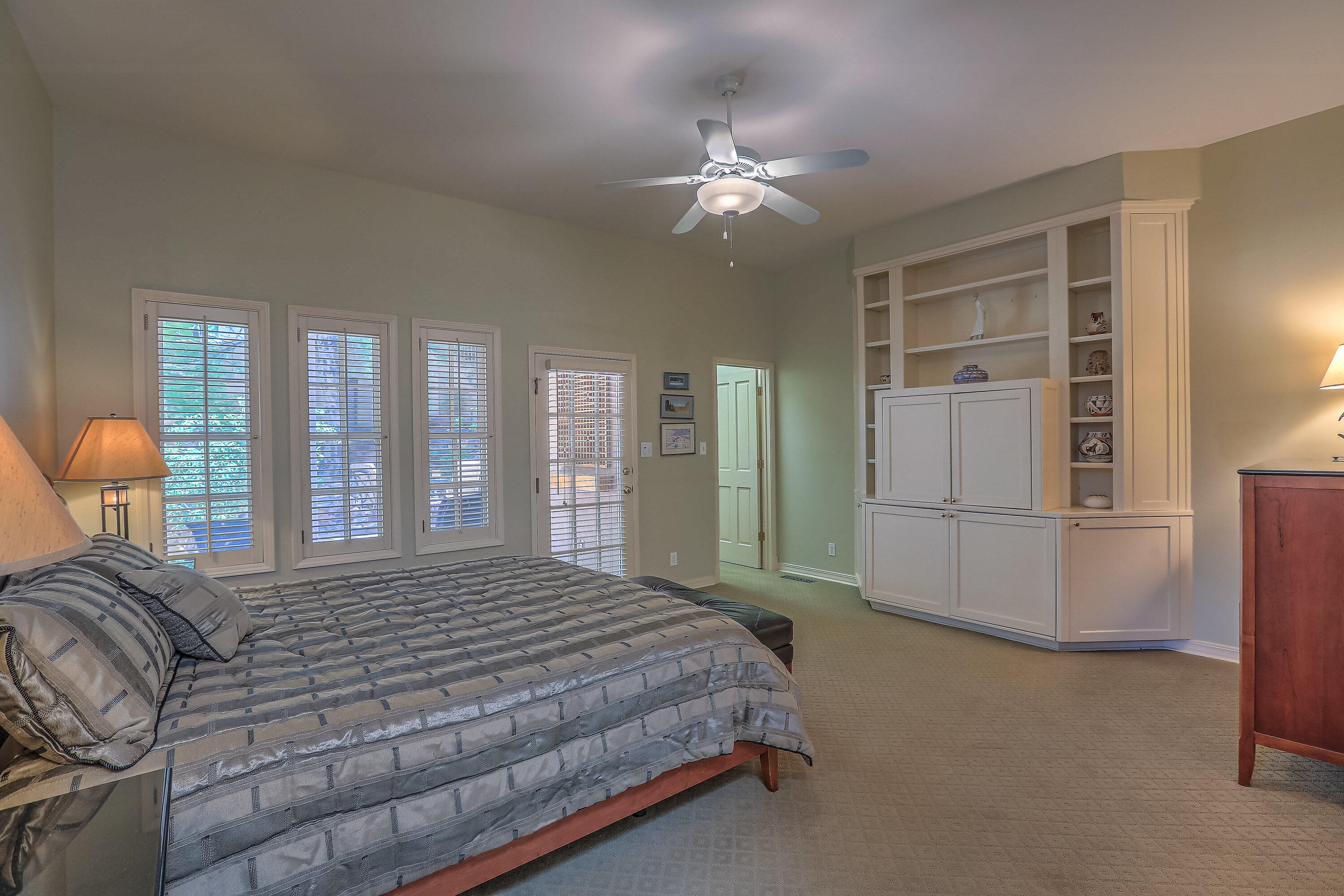 1724 AVENIDA ALTURAS NE