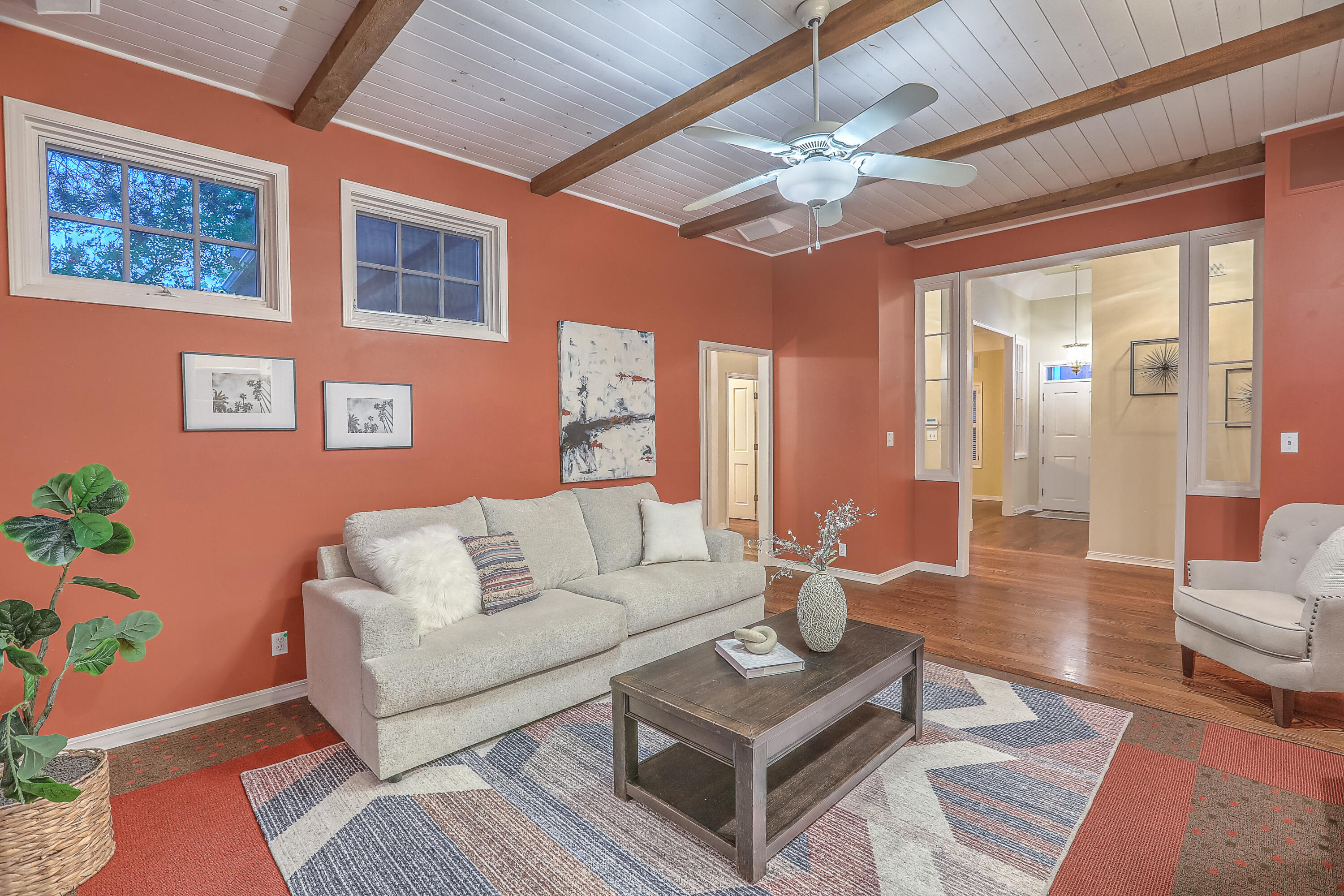 1724 AVENIDA ALTURAS NE