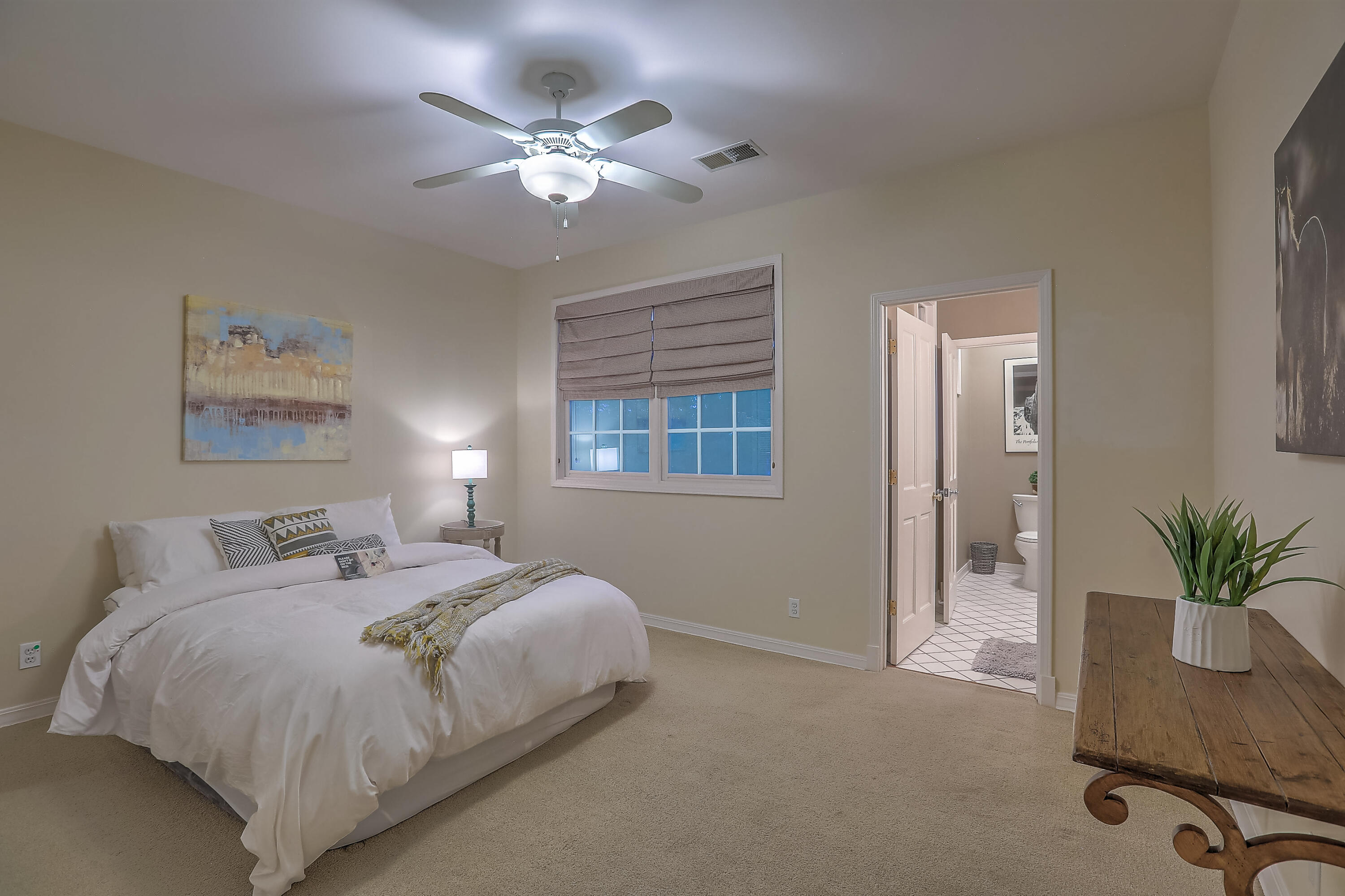 1724 AVENIDA ALTURAS NE