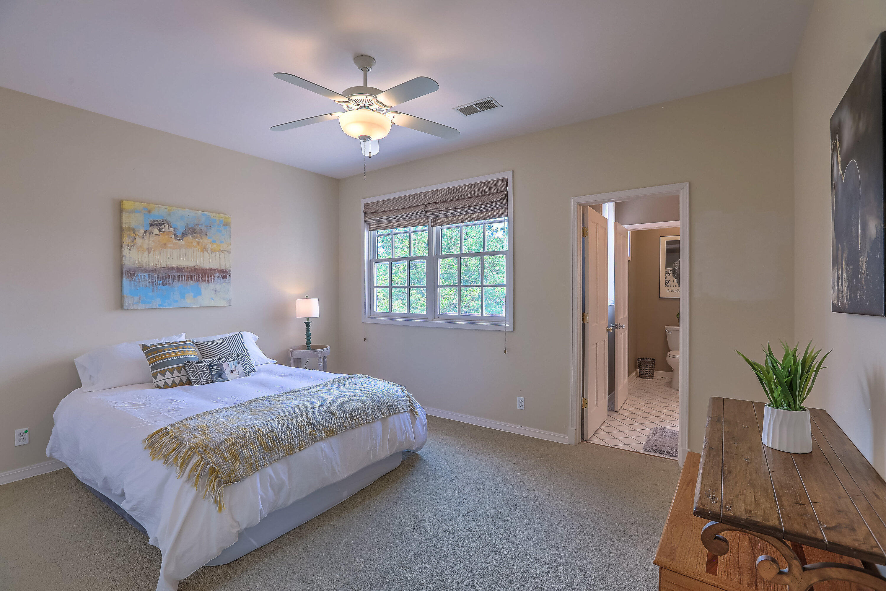 1724 AVENIDA ALTURAS NE