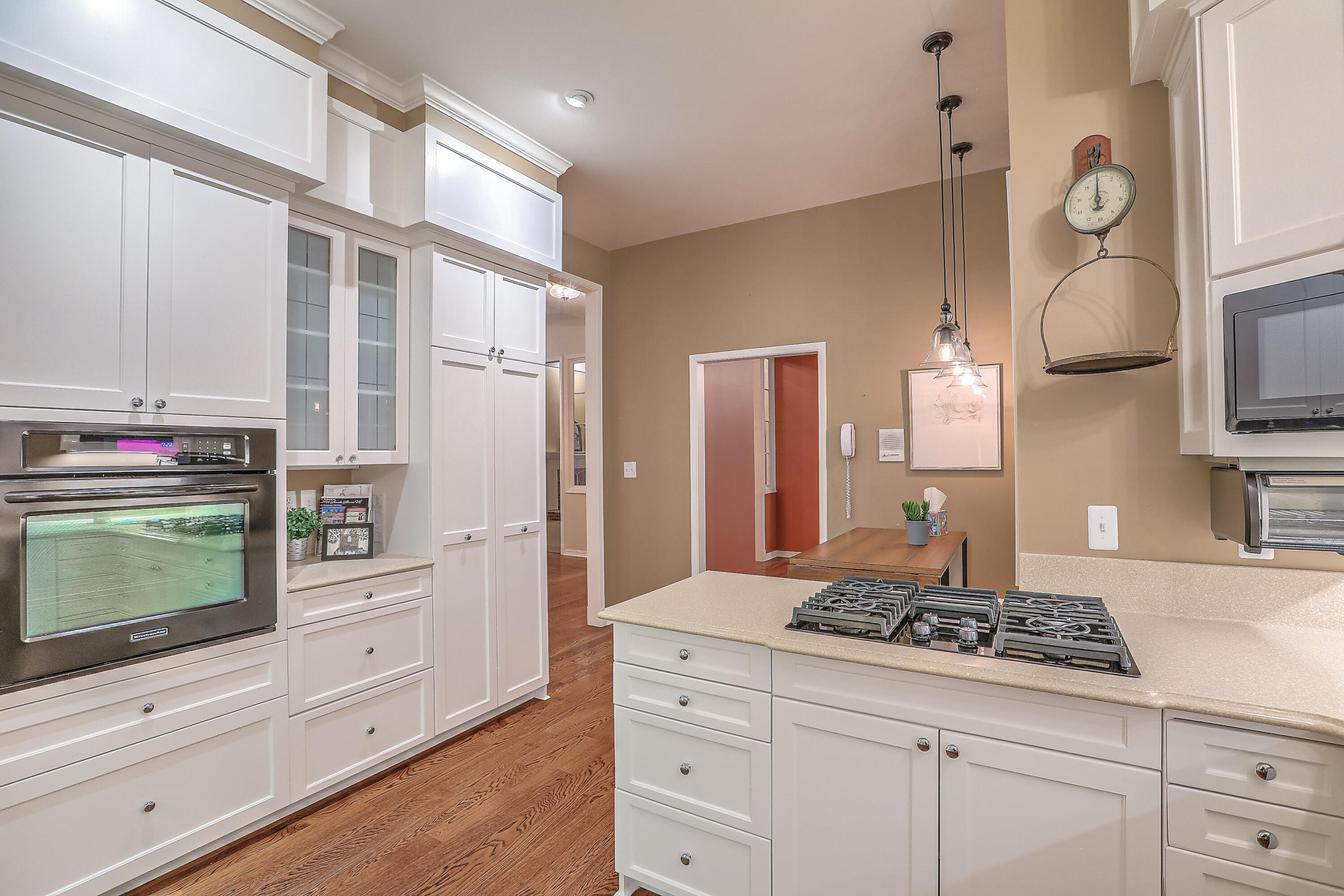 1724 AVENIDA ALTURAS NE