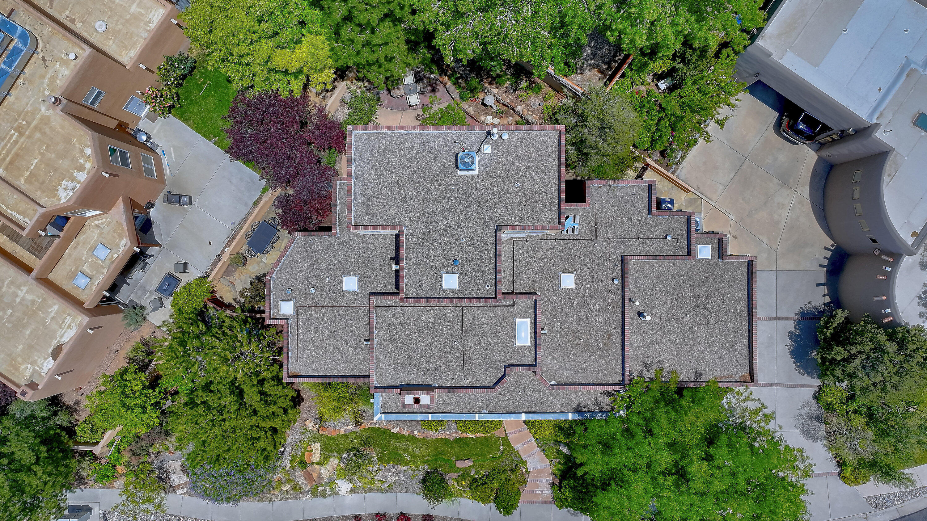 1724 AVENIDA ALTURAS NE