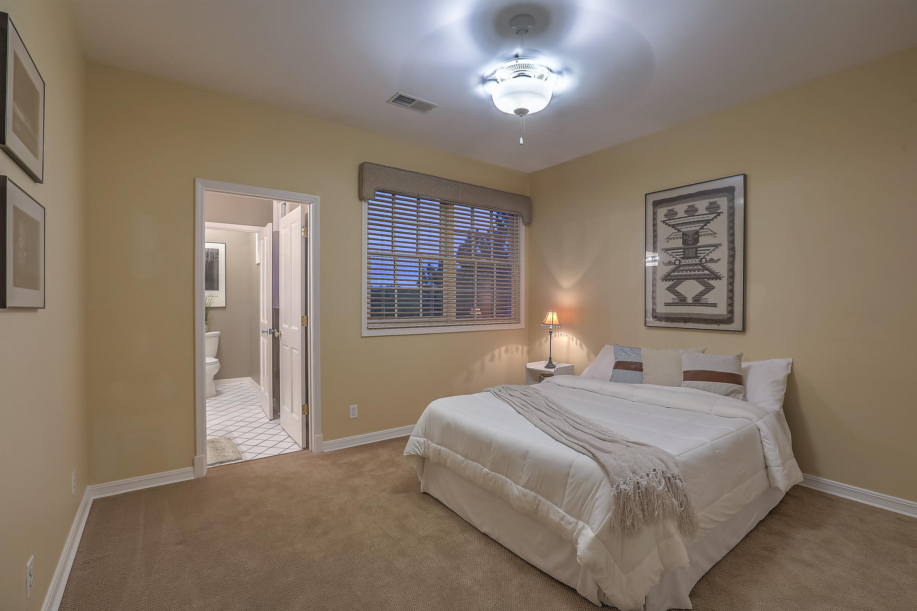 1724 AVENIDA ALTURAS NE