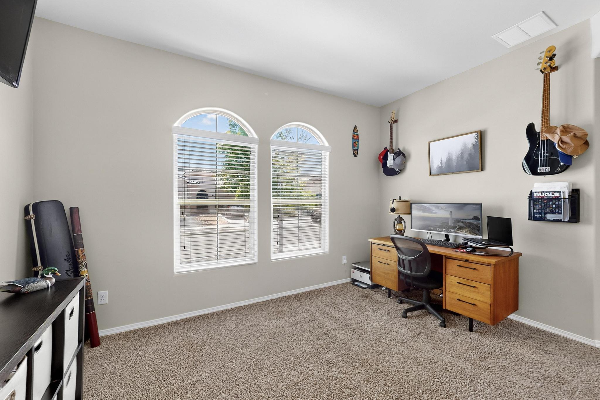 6925 CLEARY Loop NE