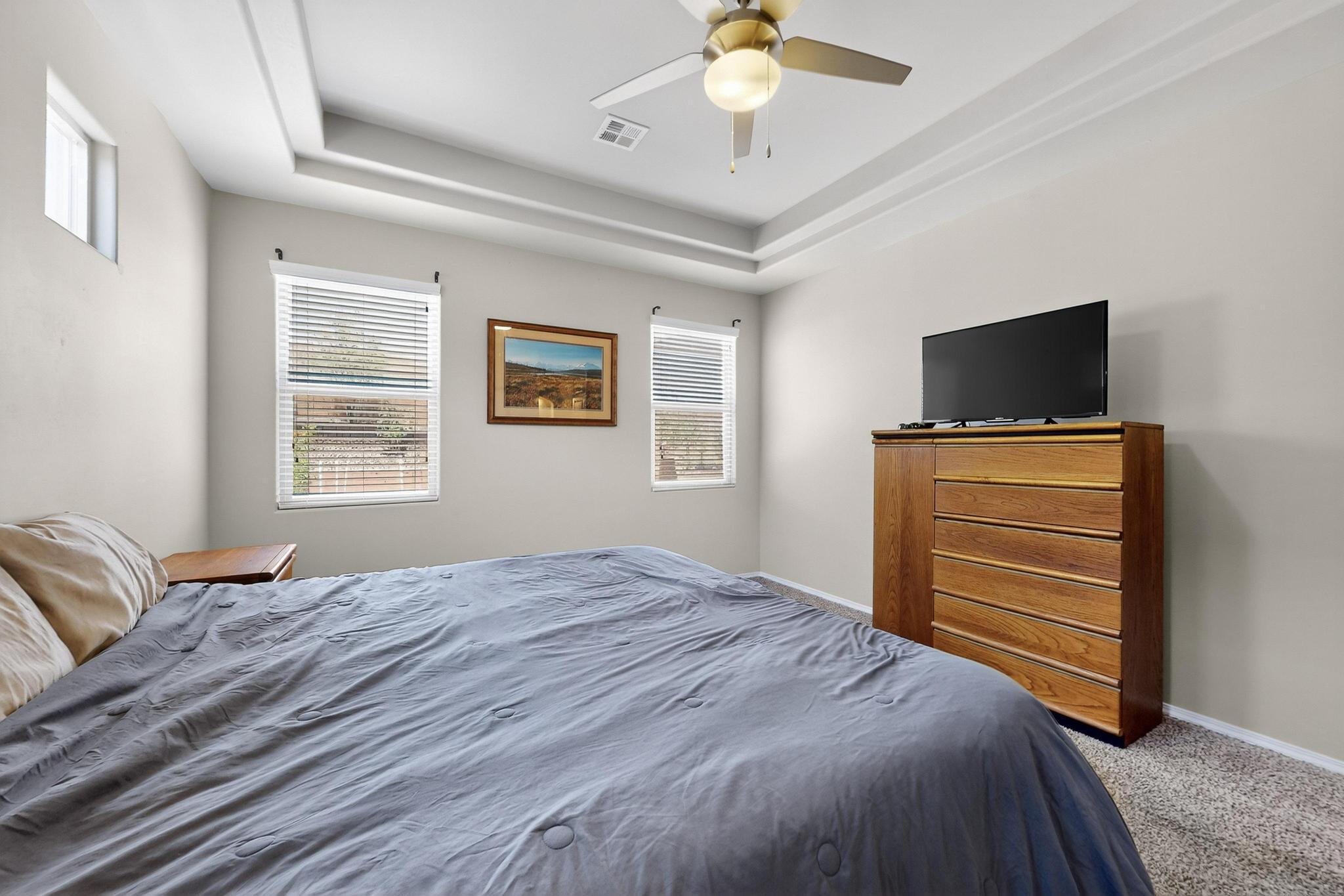 6925 CLEARY Loop NE