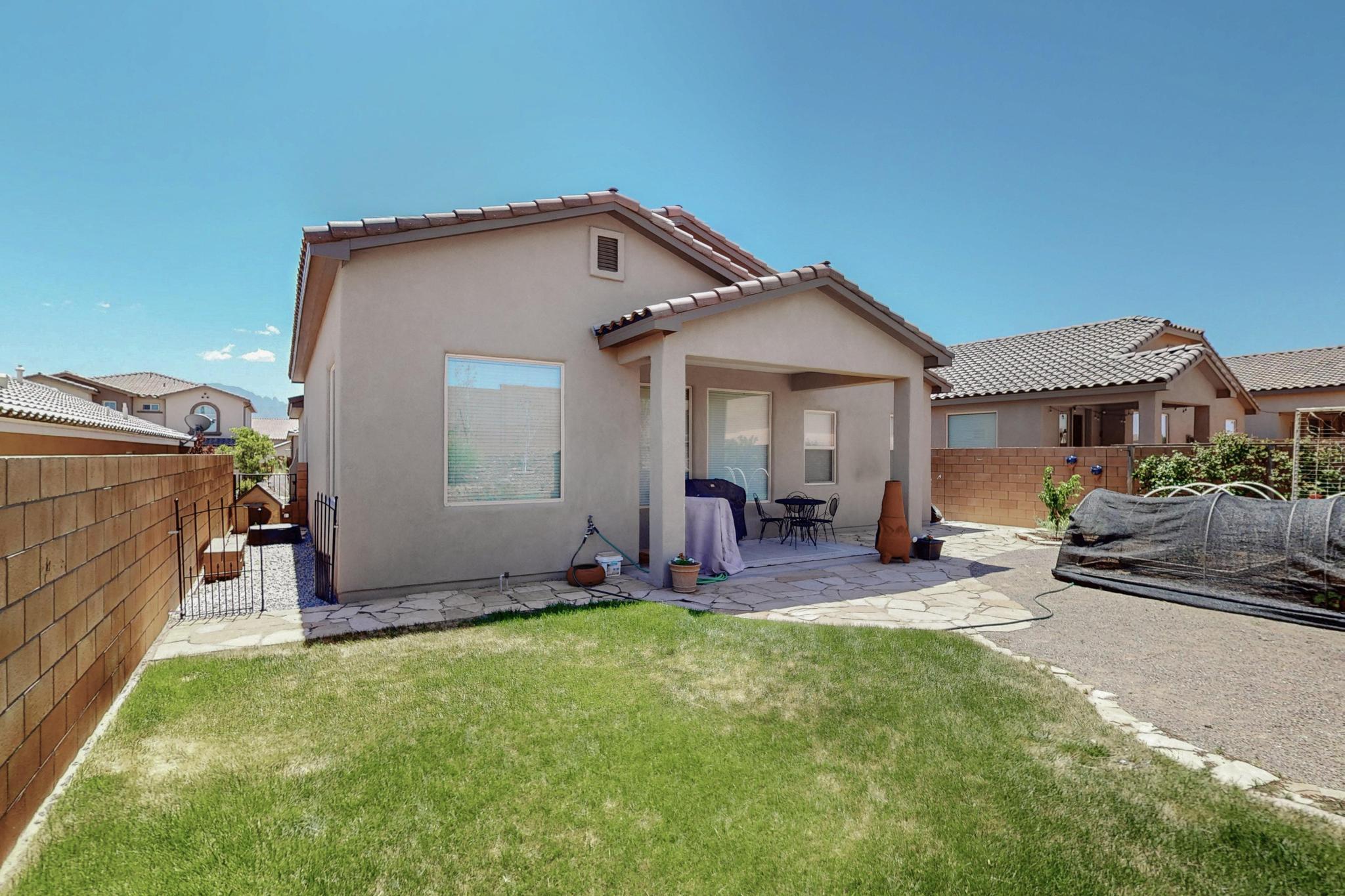 6925 CLEARY Loop NE