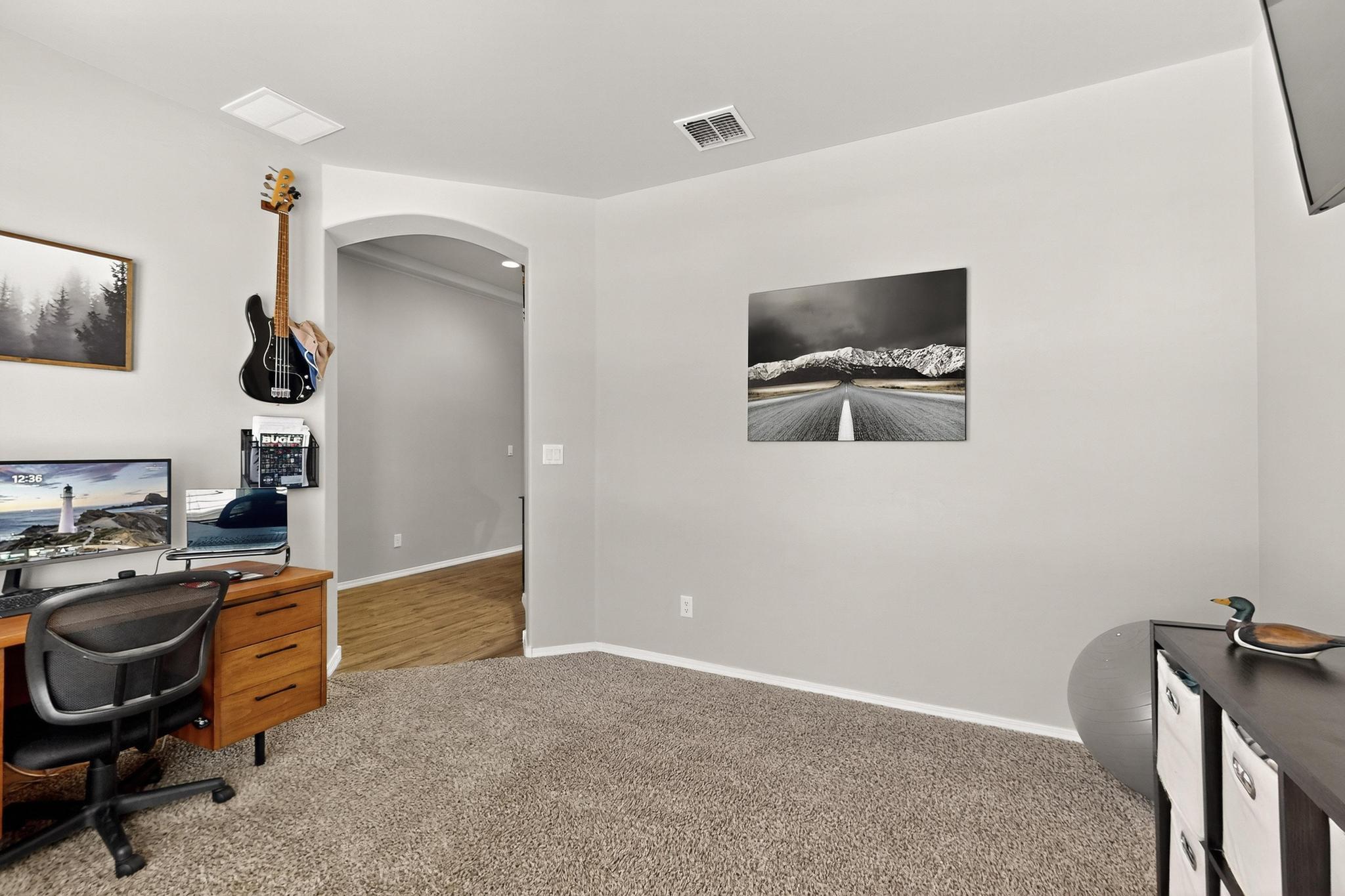 6925 CLEARY Loop NE