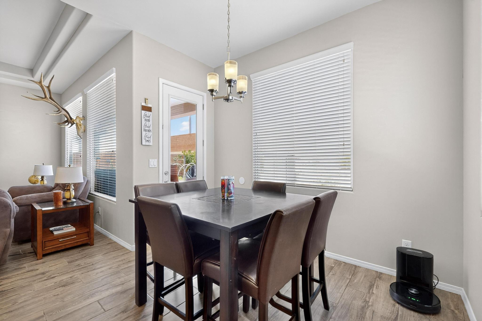 6925 CLEARY Loop NE