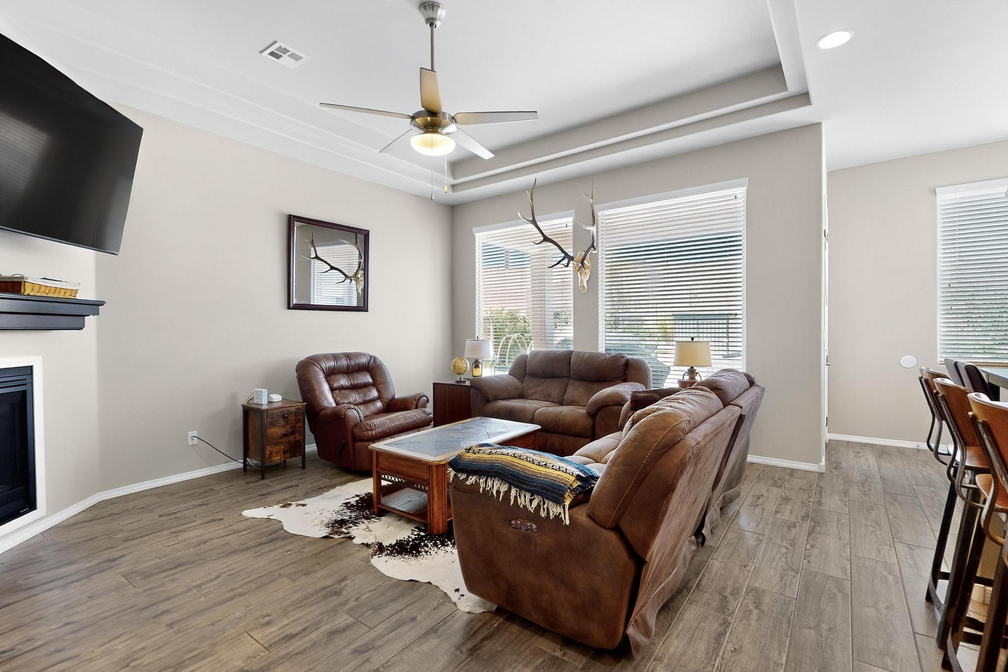 6925 CLEARY Loop NE