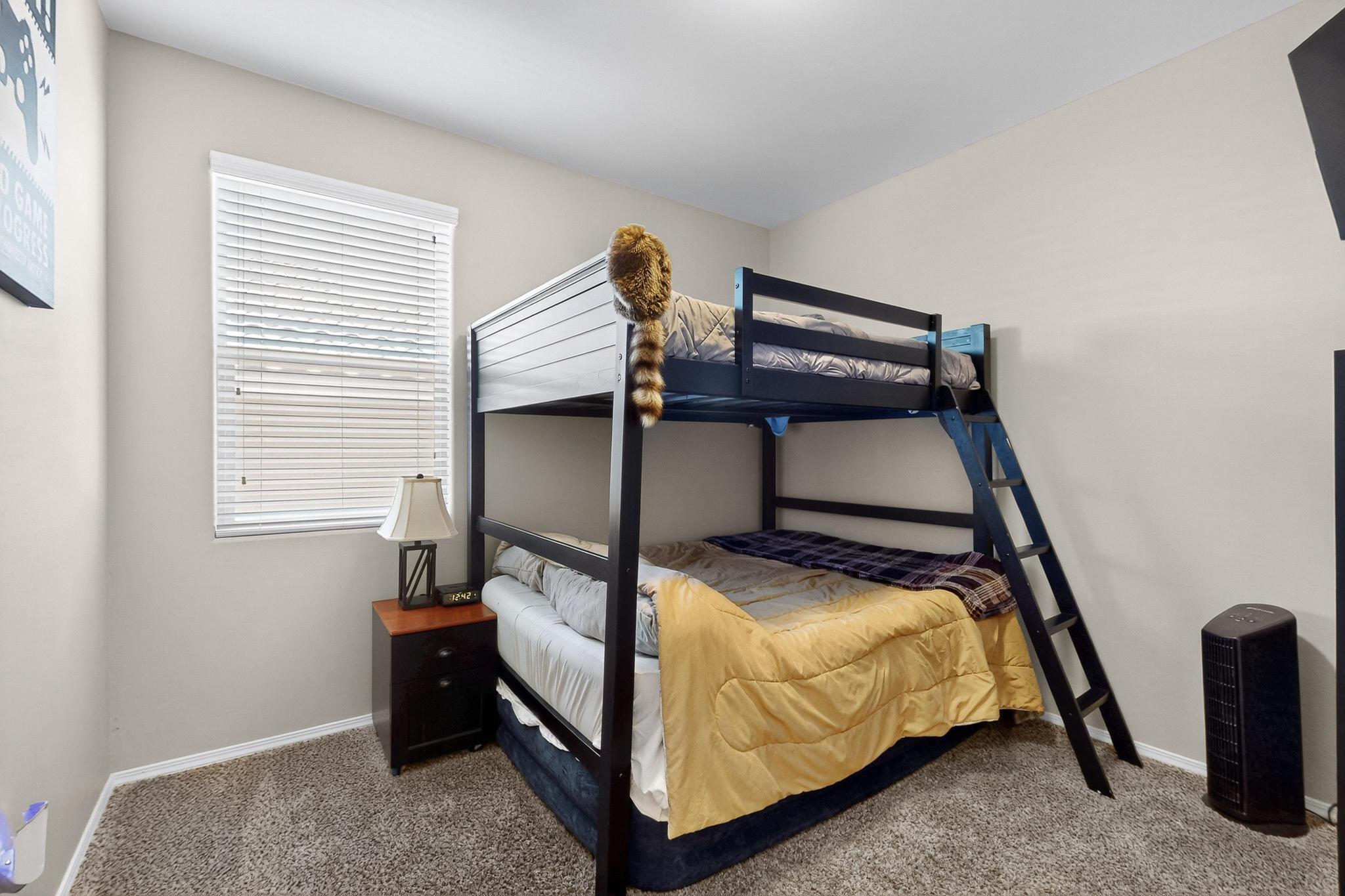 6925 CLEARY Loop NE