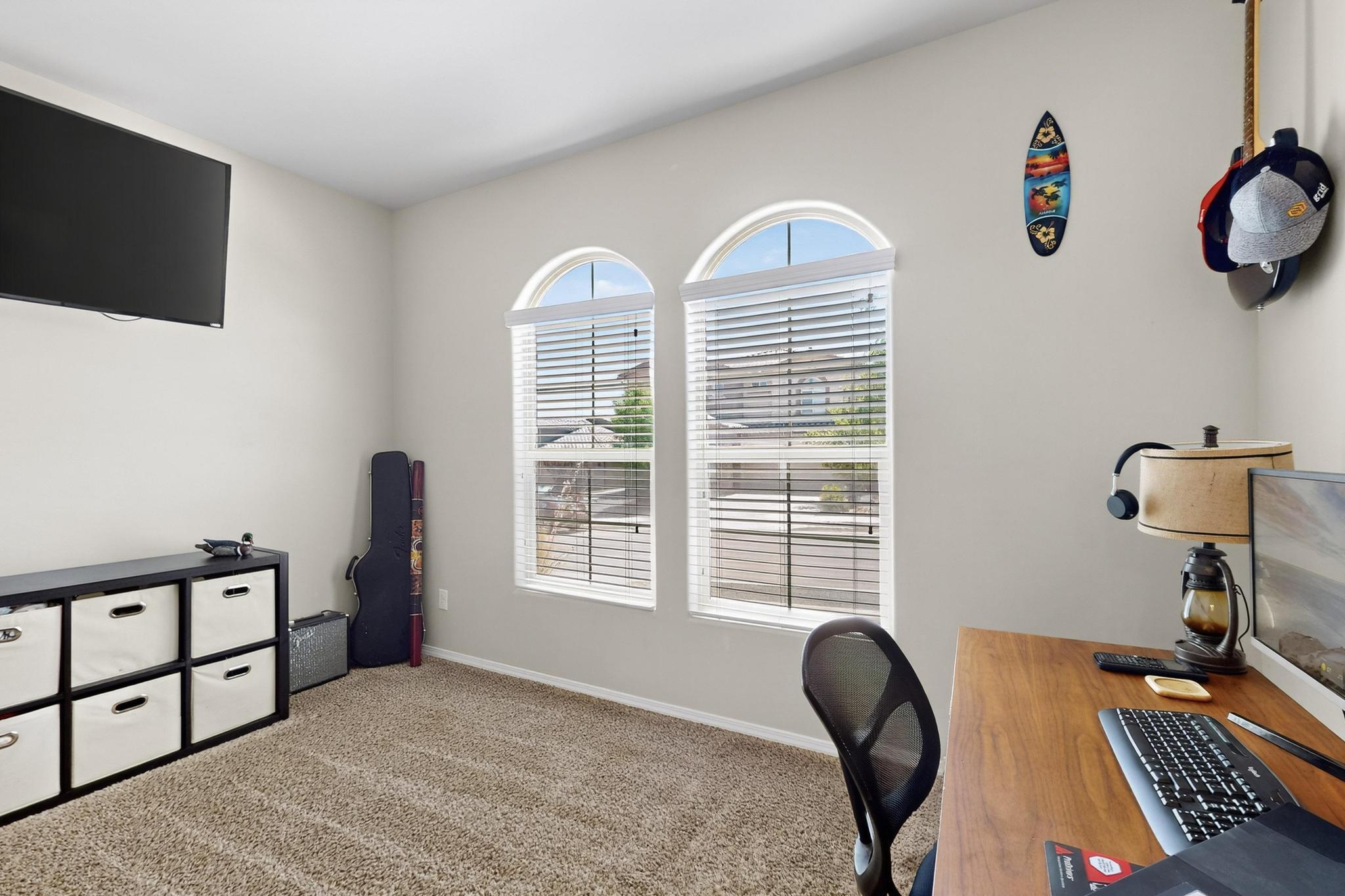 6925 CLEARY Loop NE