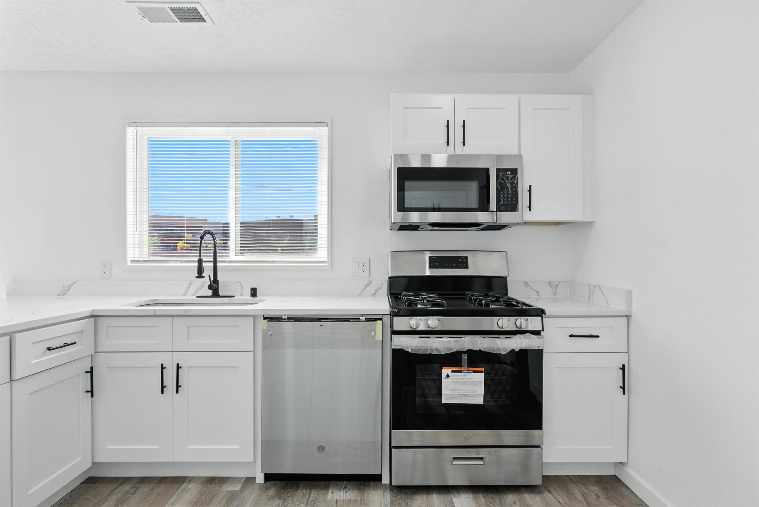 9638 MORROW Avenue NE