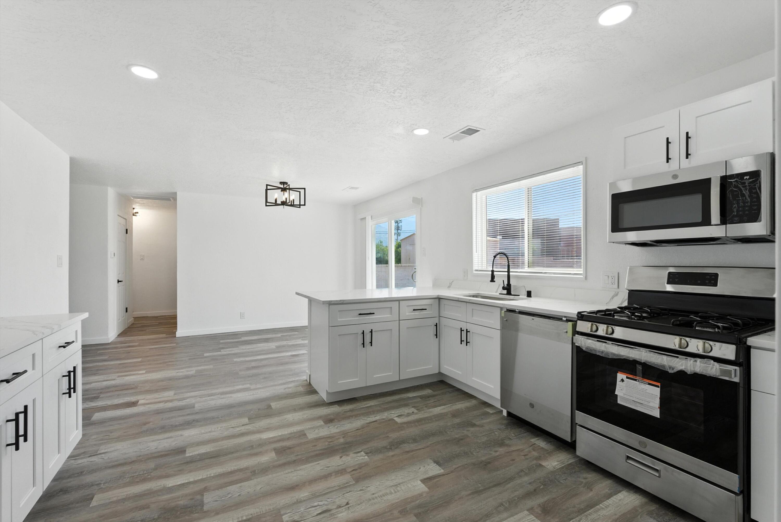 9638 MORROW Avenue NE