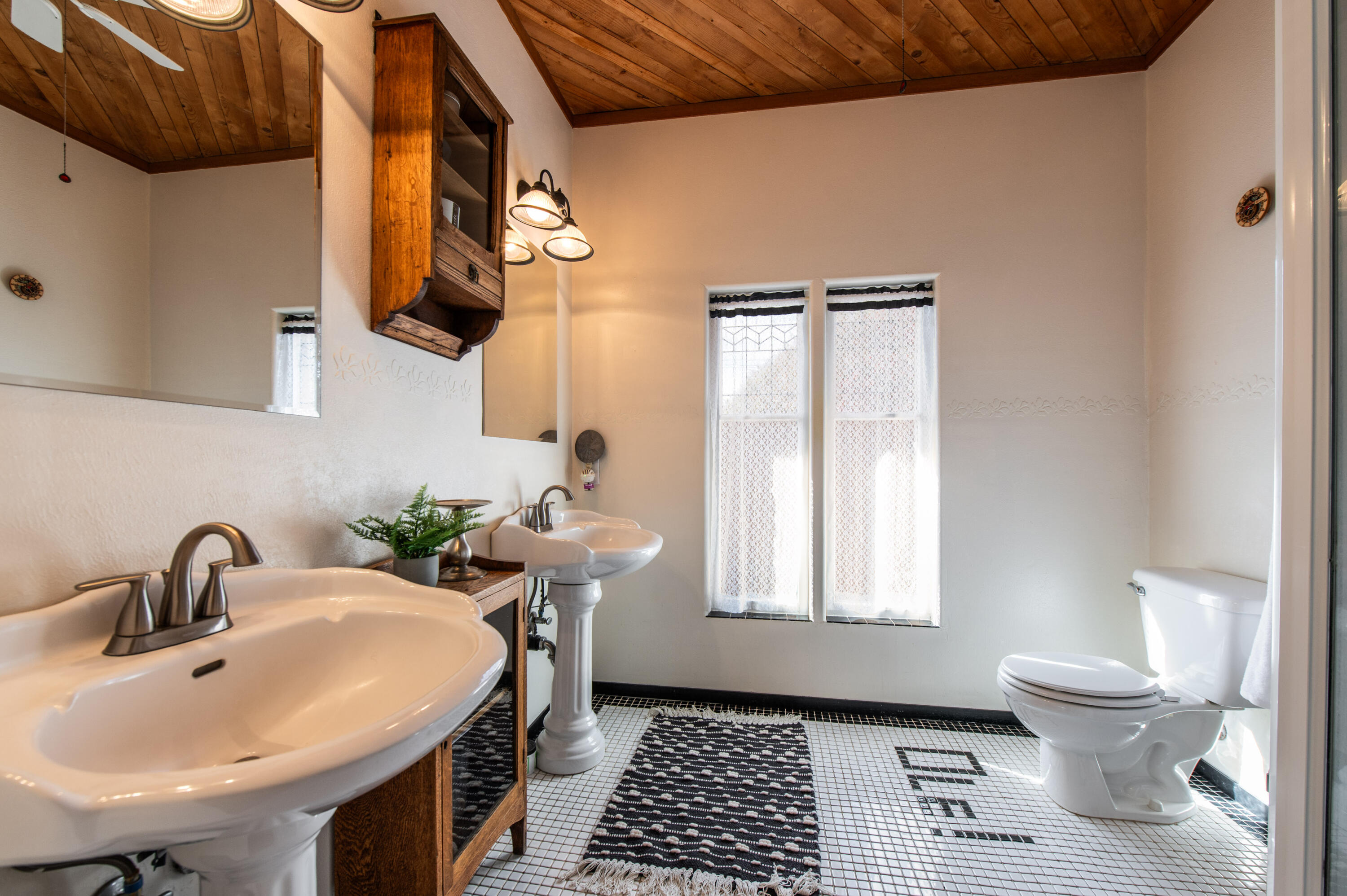 2700 RIO GRANDE Boulevard NW