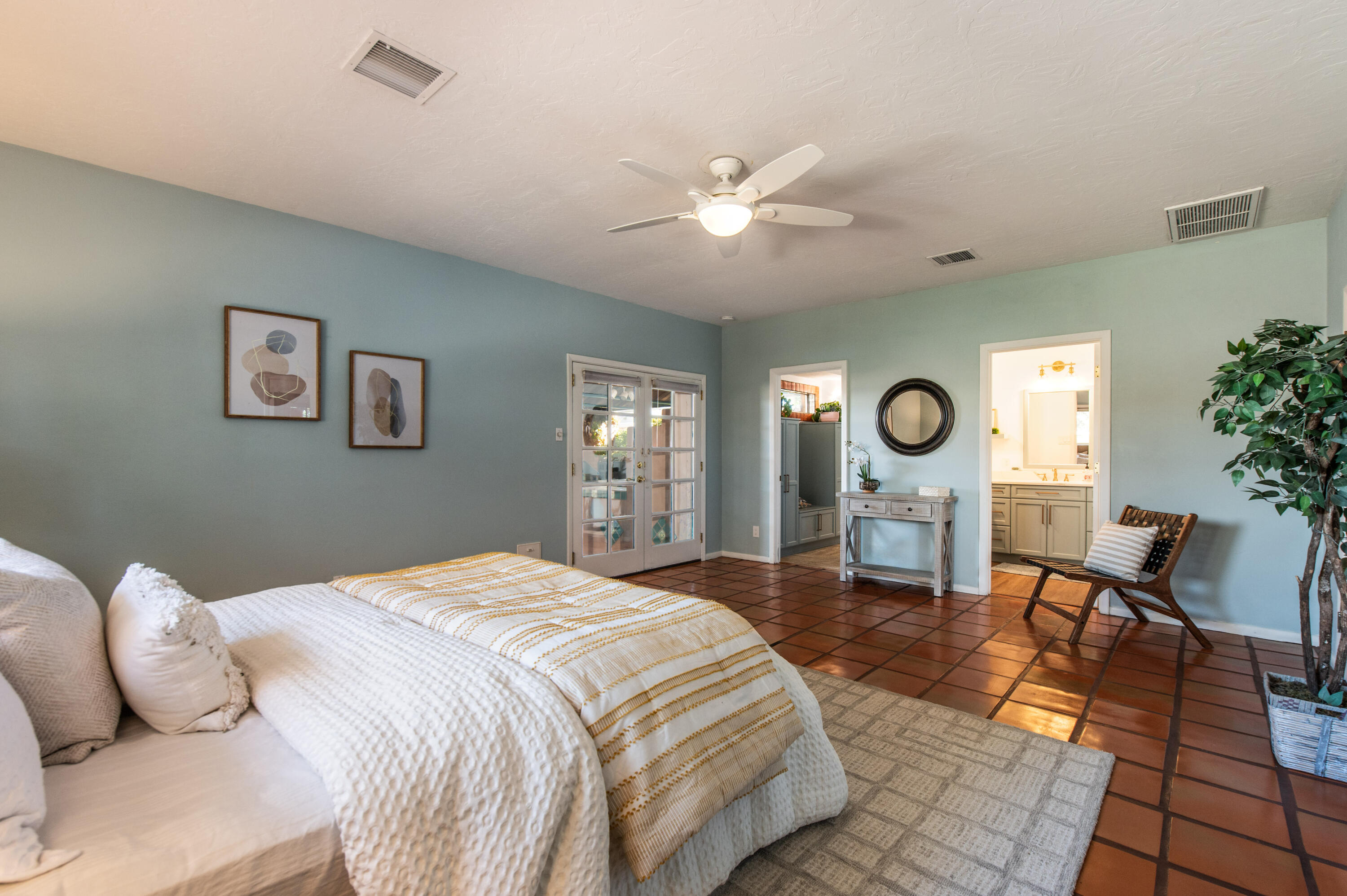 2700 RIO GRANDE Boulevard NW