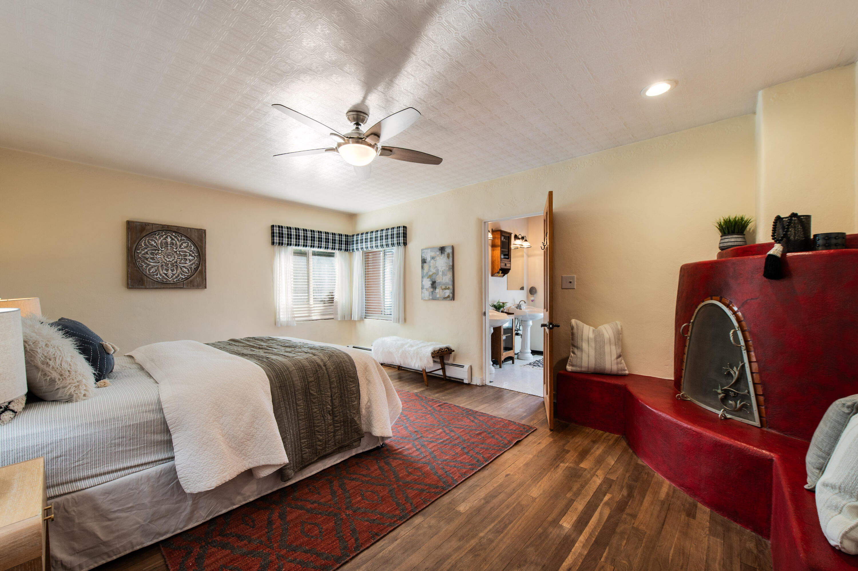 2700 RIO GRANDE Boulevard NW