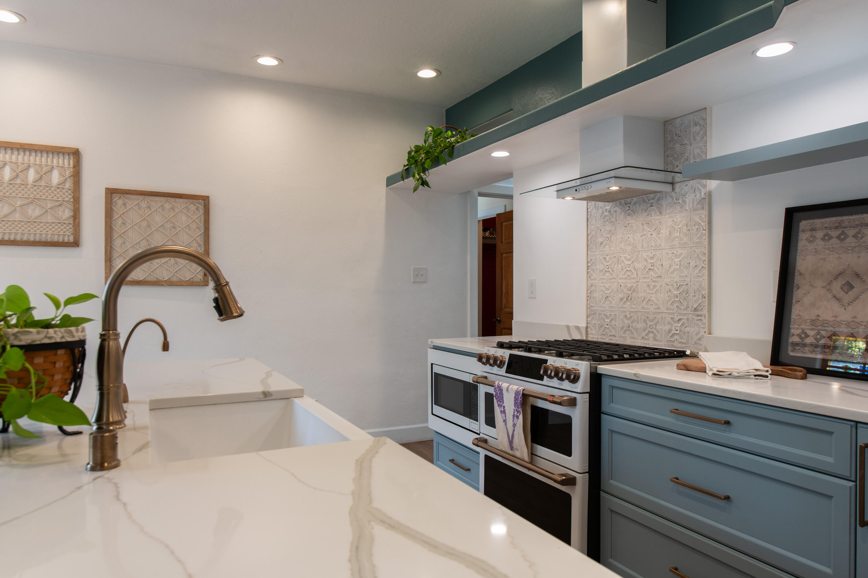 2700 RIO GRANDE Boulevard NW