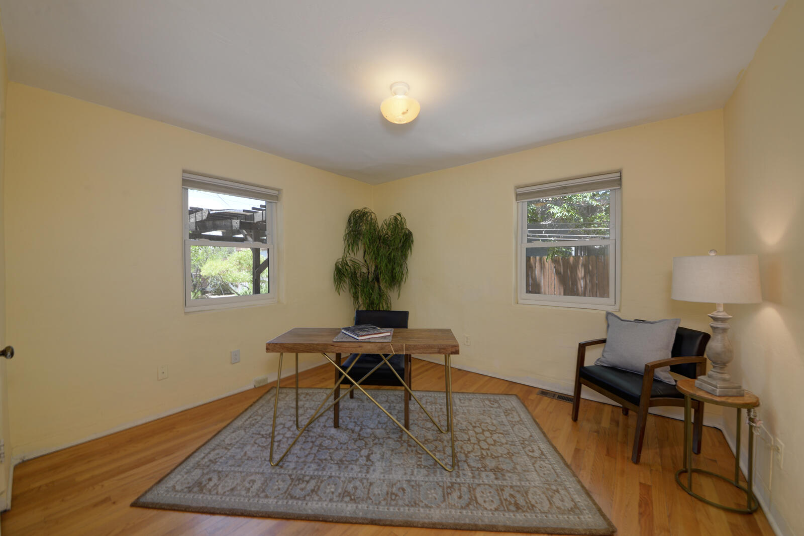 525 SOLANO Drive SE