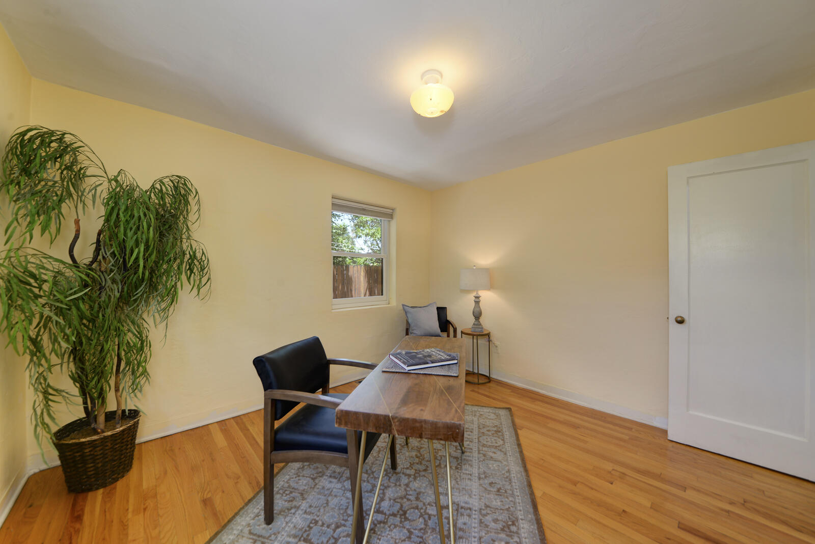 525 SOLANO Drive SE