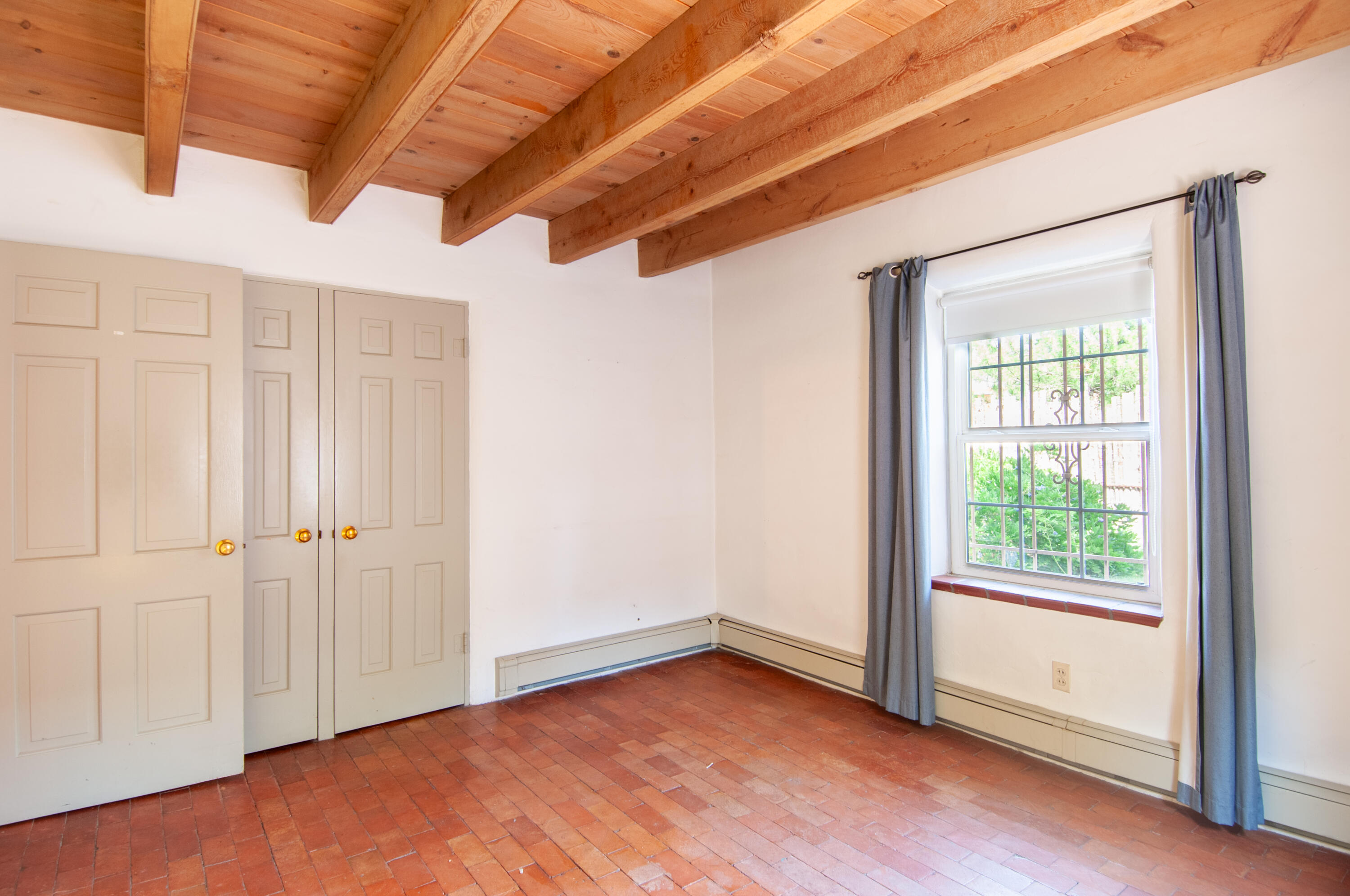 929 AVENIDA ESTRELLITA NE