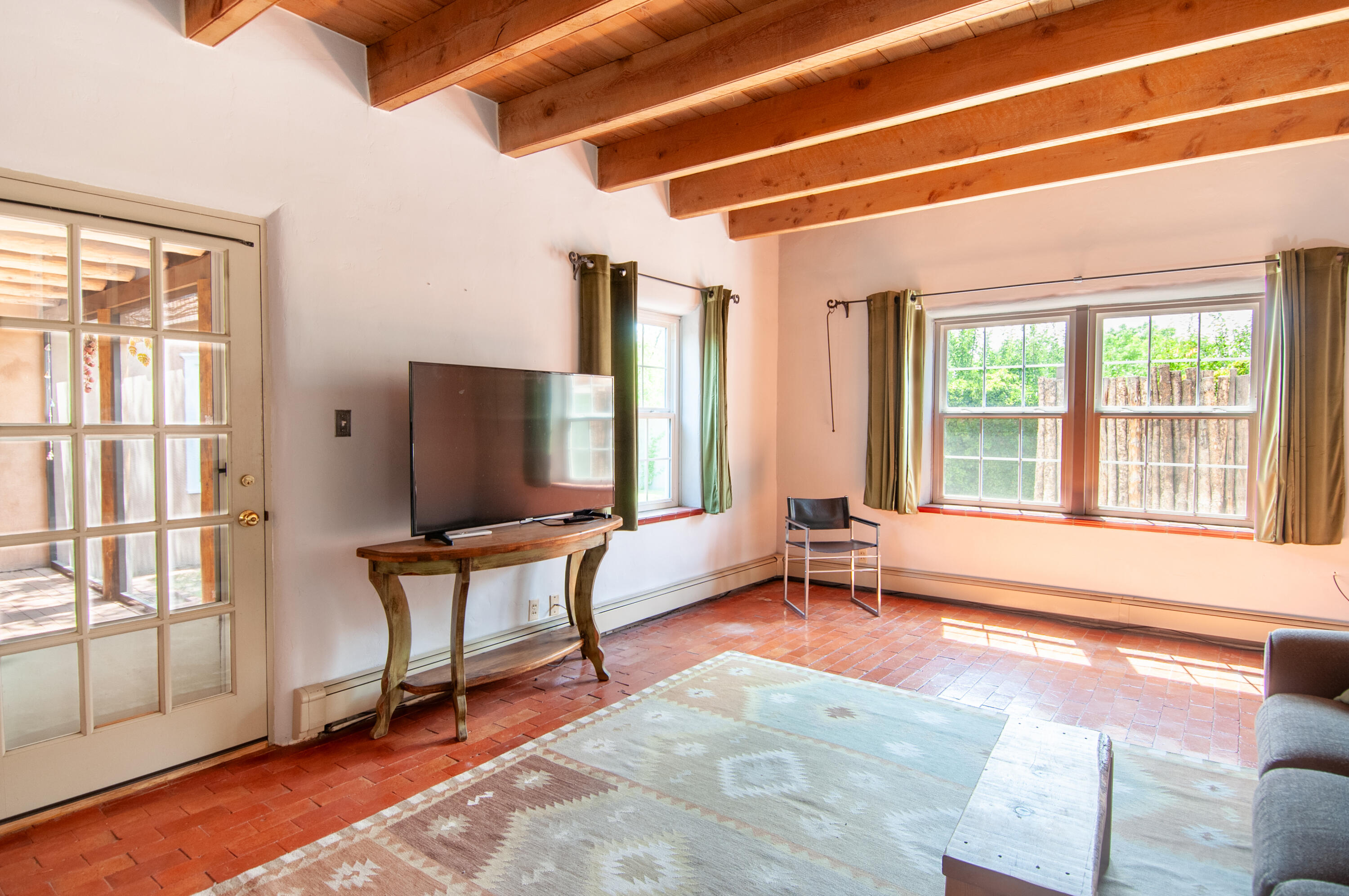 929 AVENIDA ESTRELLITA NE