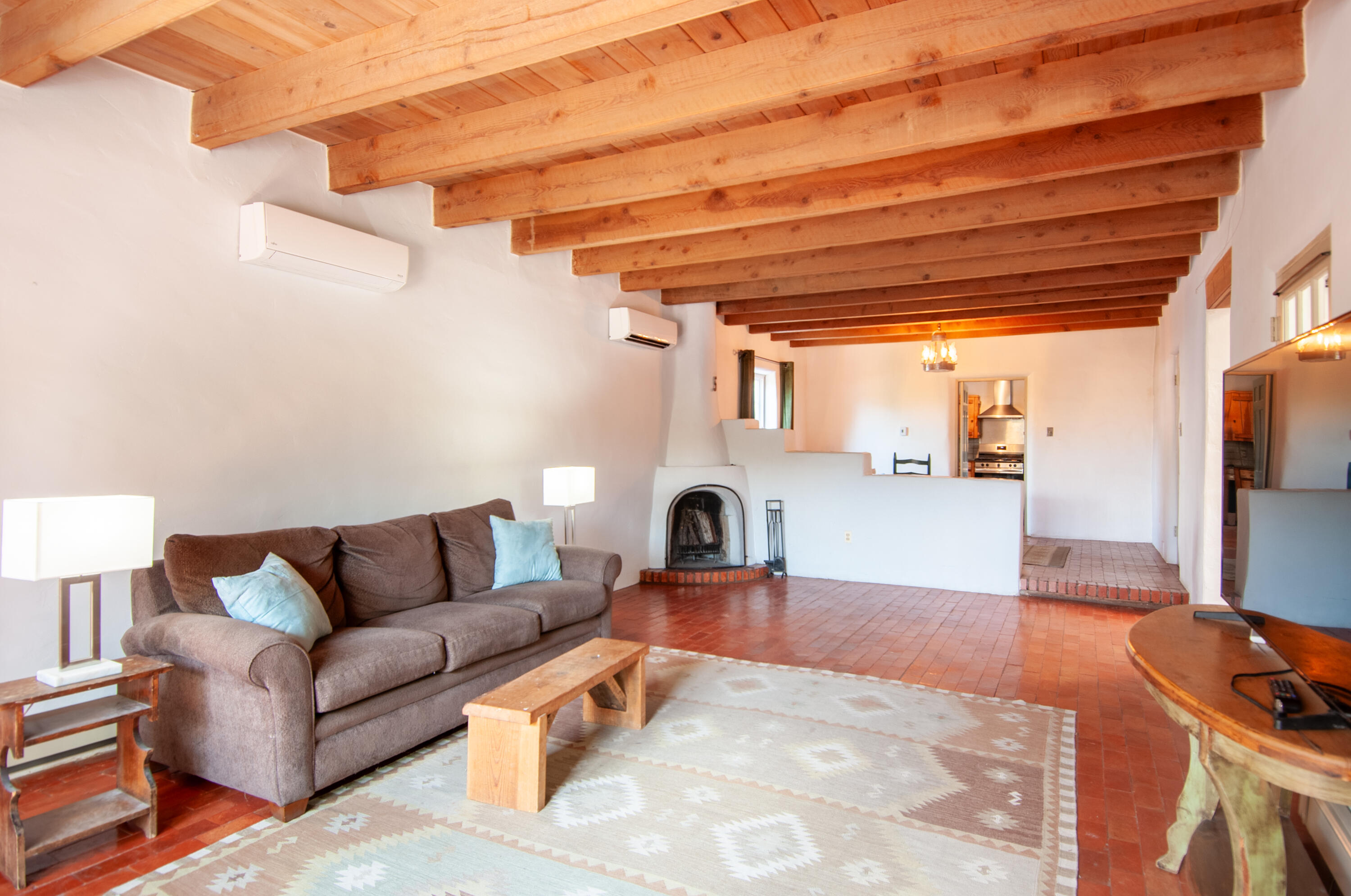 929 AVENIDA ESTRELLITA NE