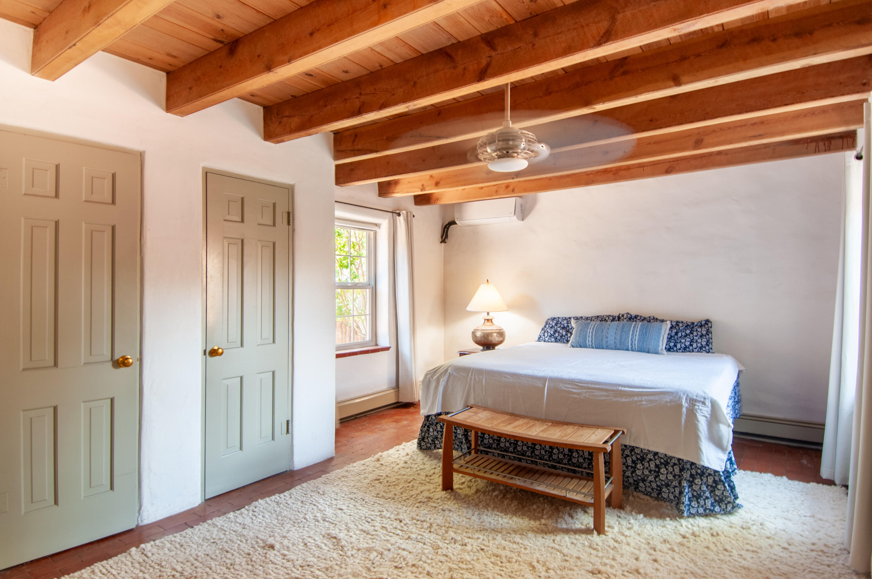 929 AVENIDA ESTRELLITA NE