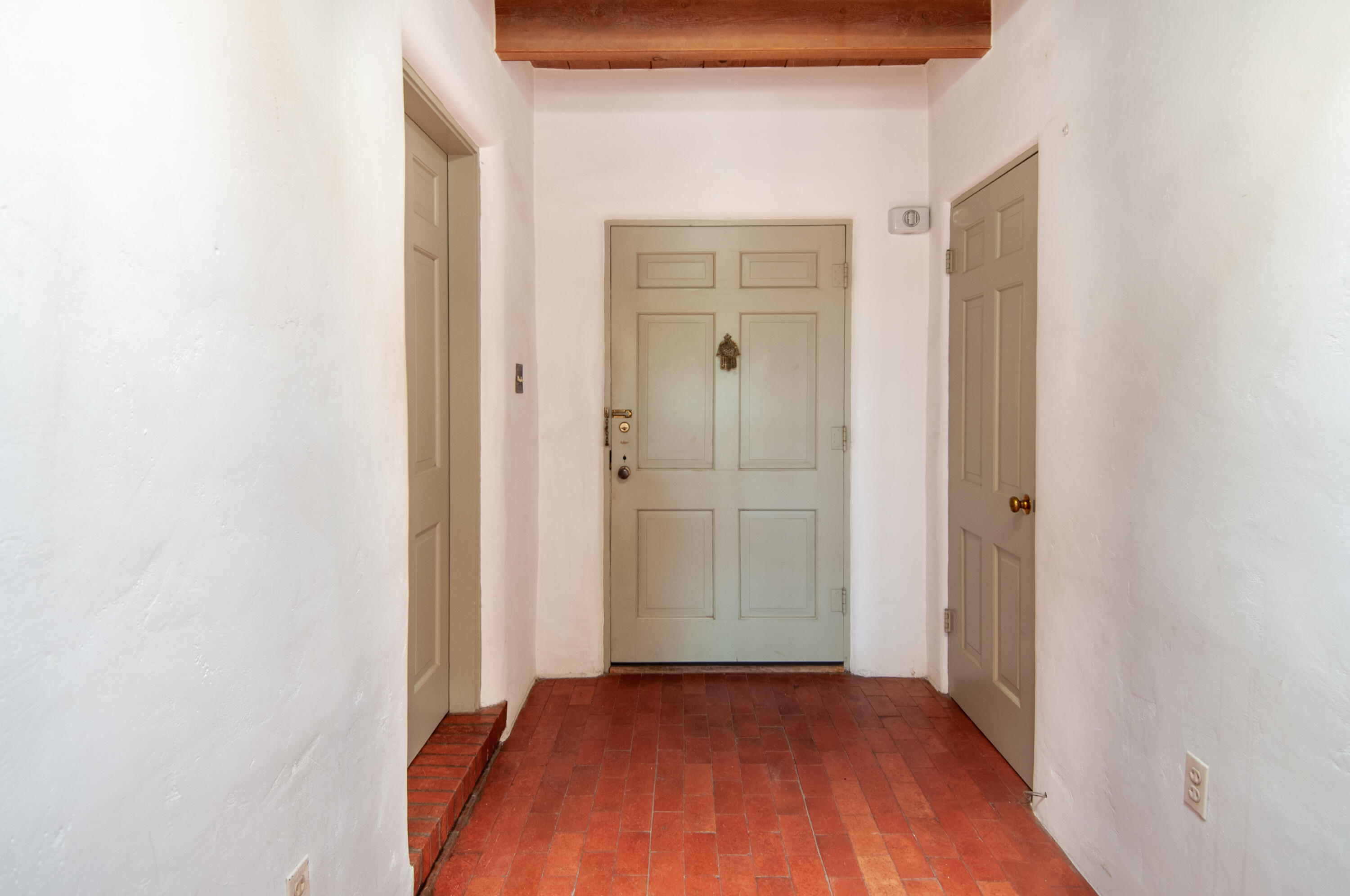 929 AVENIDA ESTRELLITA NE