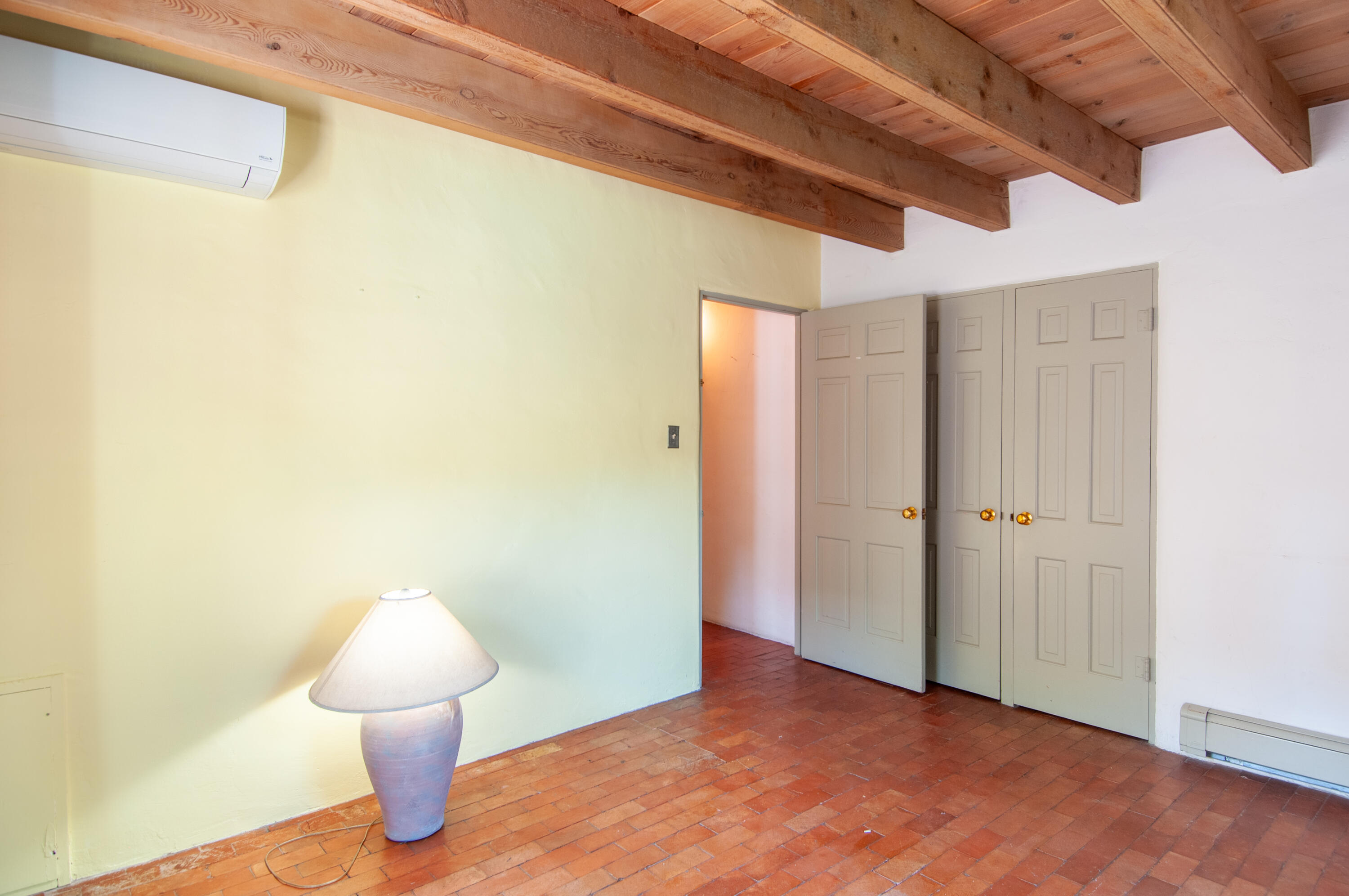 929 AVENIDA ESTRELLITA NE