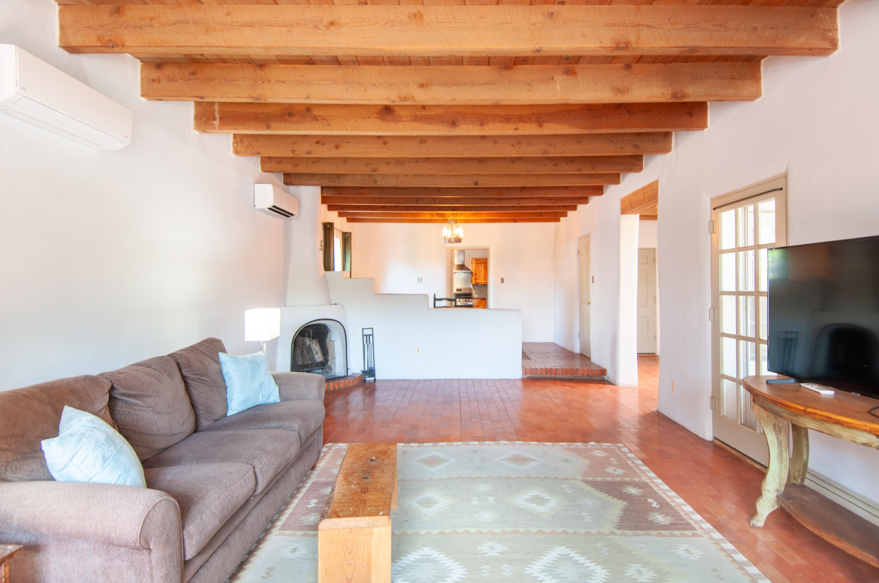 929 AVENIDA ESTRELLITA NE