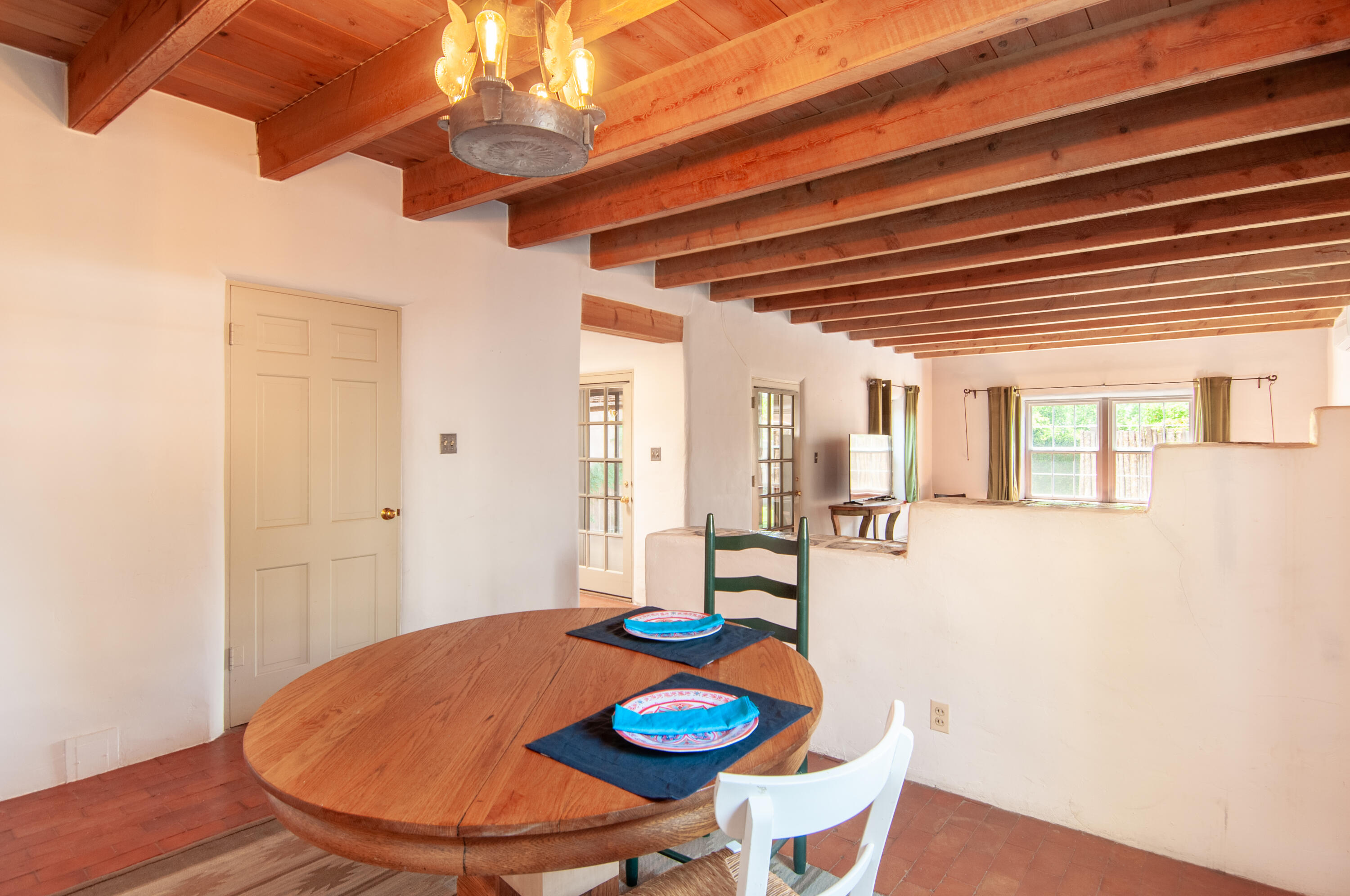 929 AVENIDA ESTRELLITA NE