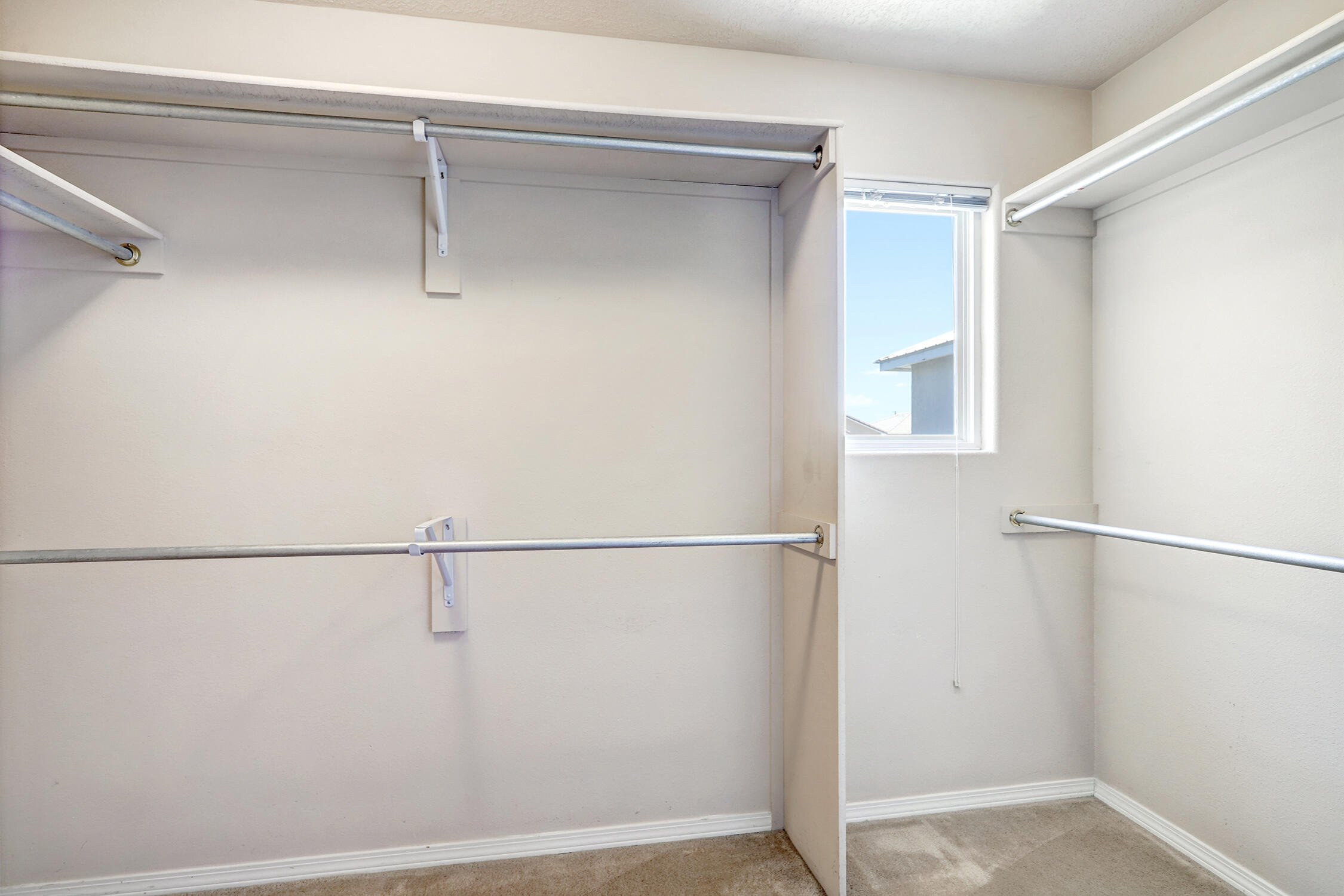 1712 AVENIDA REAL NW