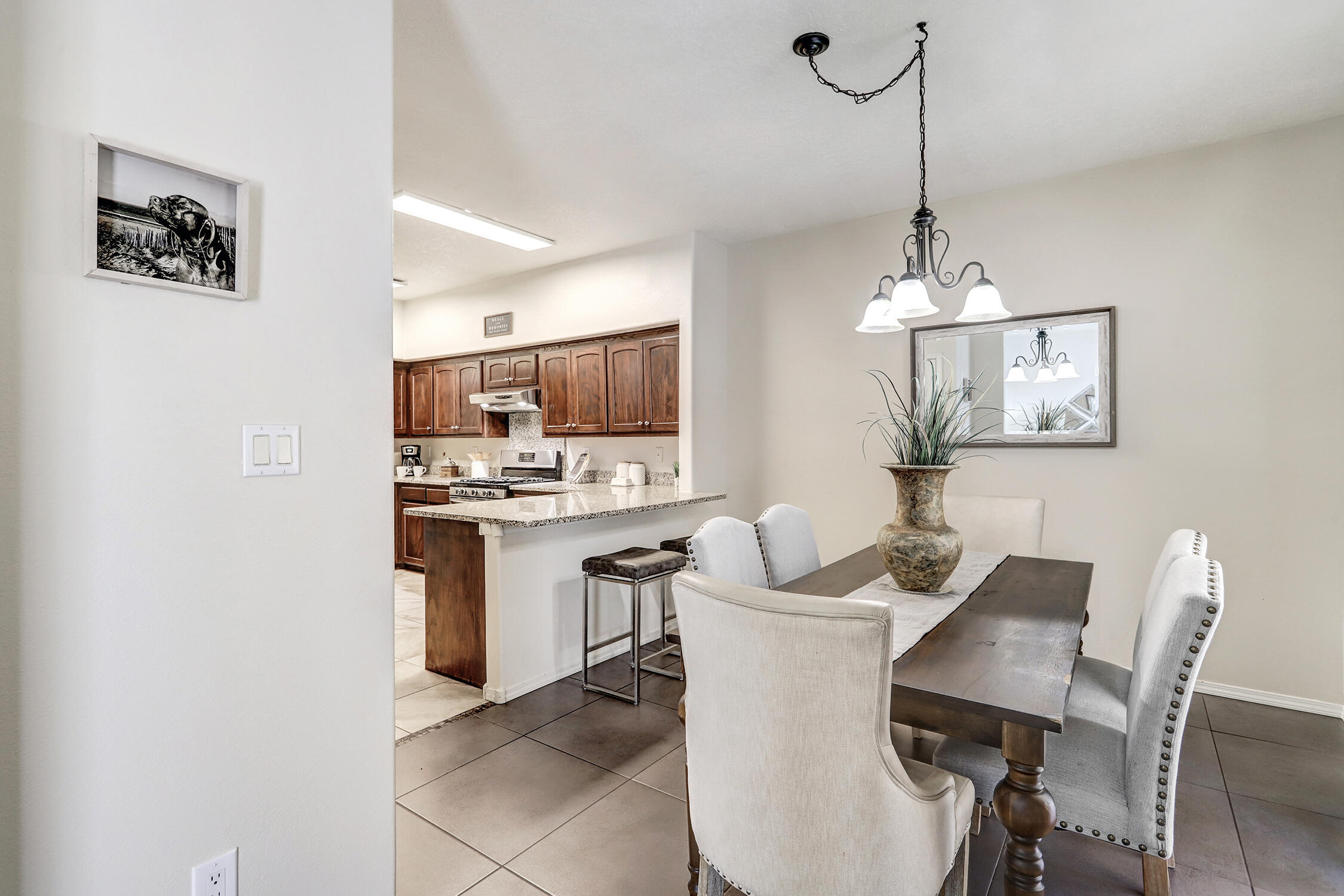 1712 AVENIDA REAL NW
