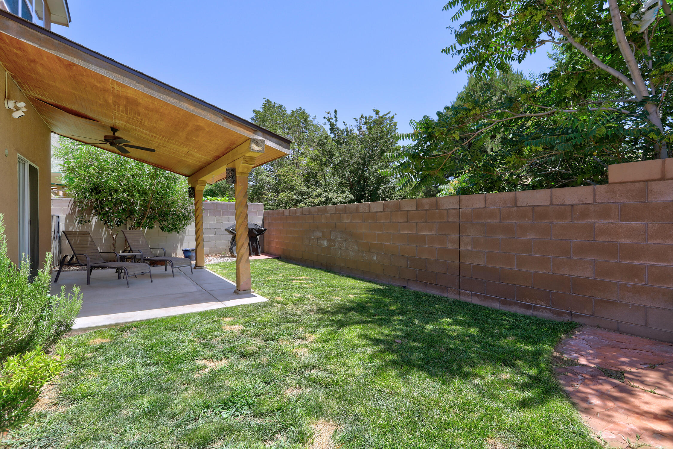 1712 AVENIDA REAL NW