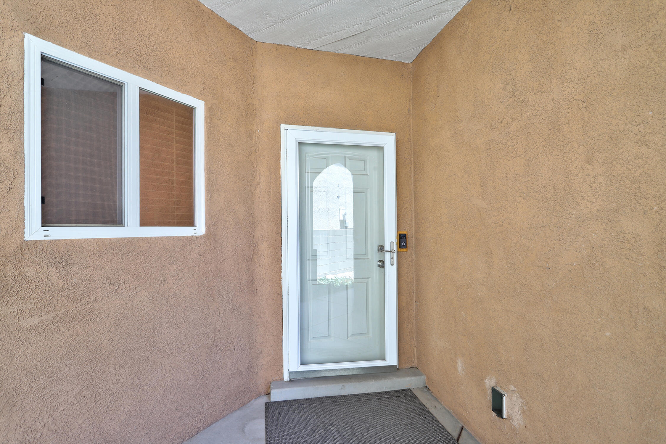 1712 AVENIDA REAL NW