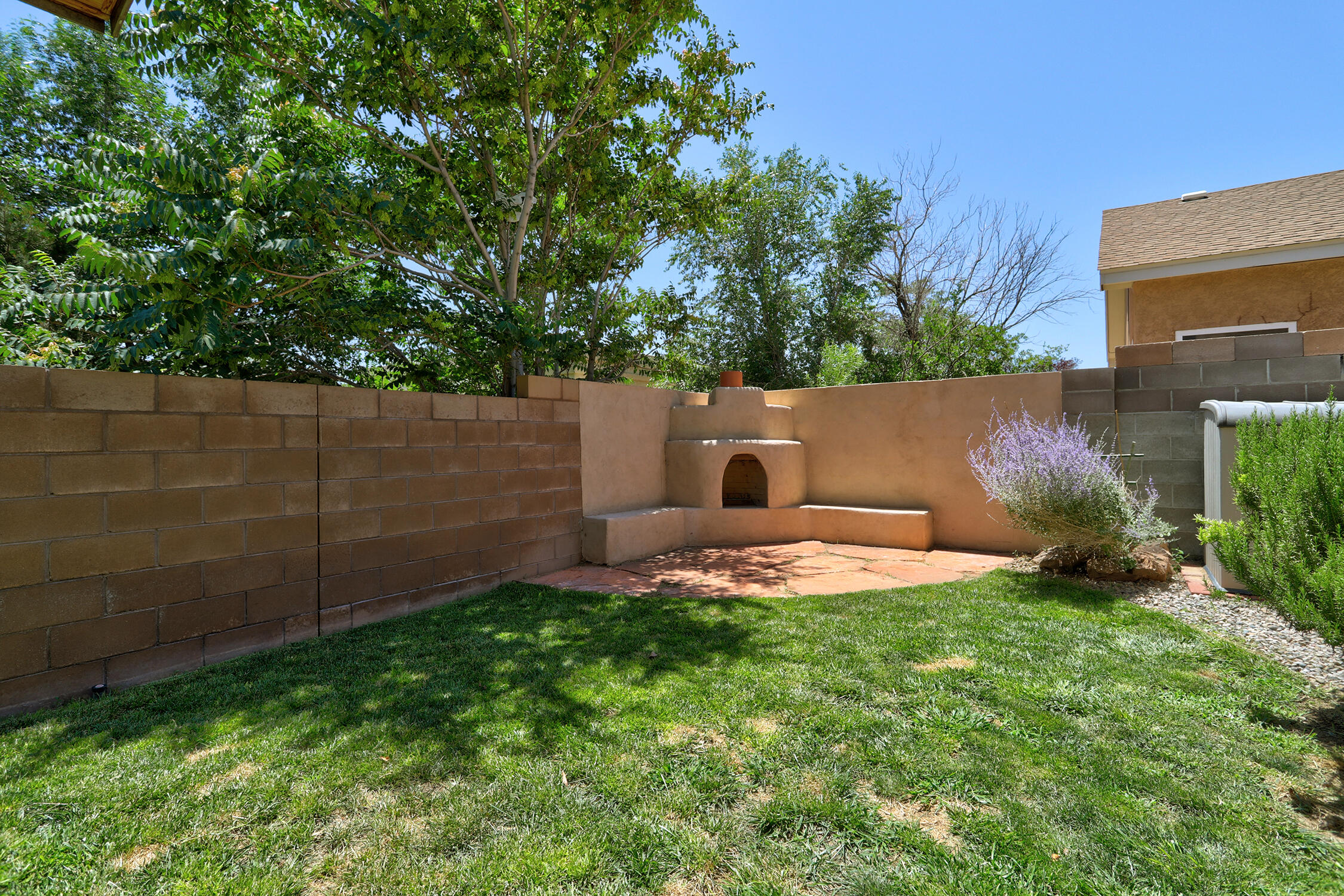 1712 AVENIDA REAL NW
