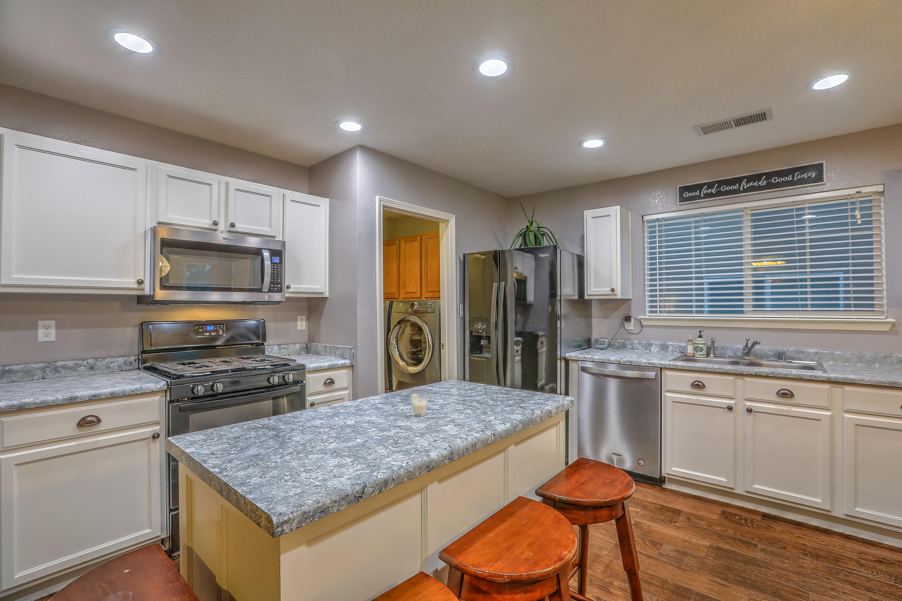 6148 ROSE PARK Avenue NW