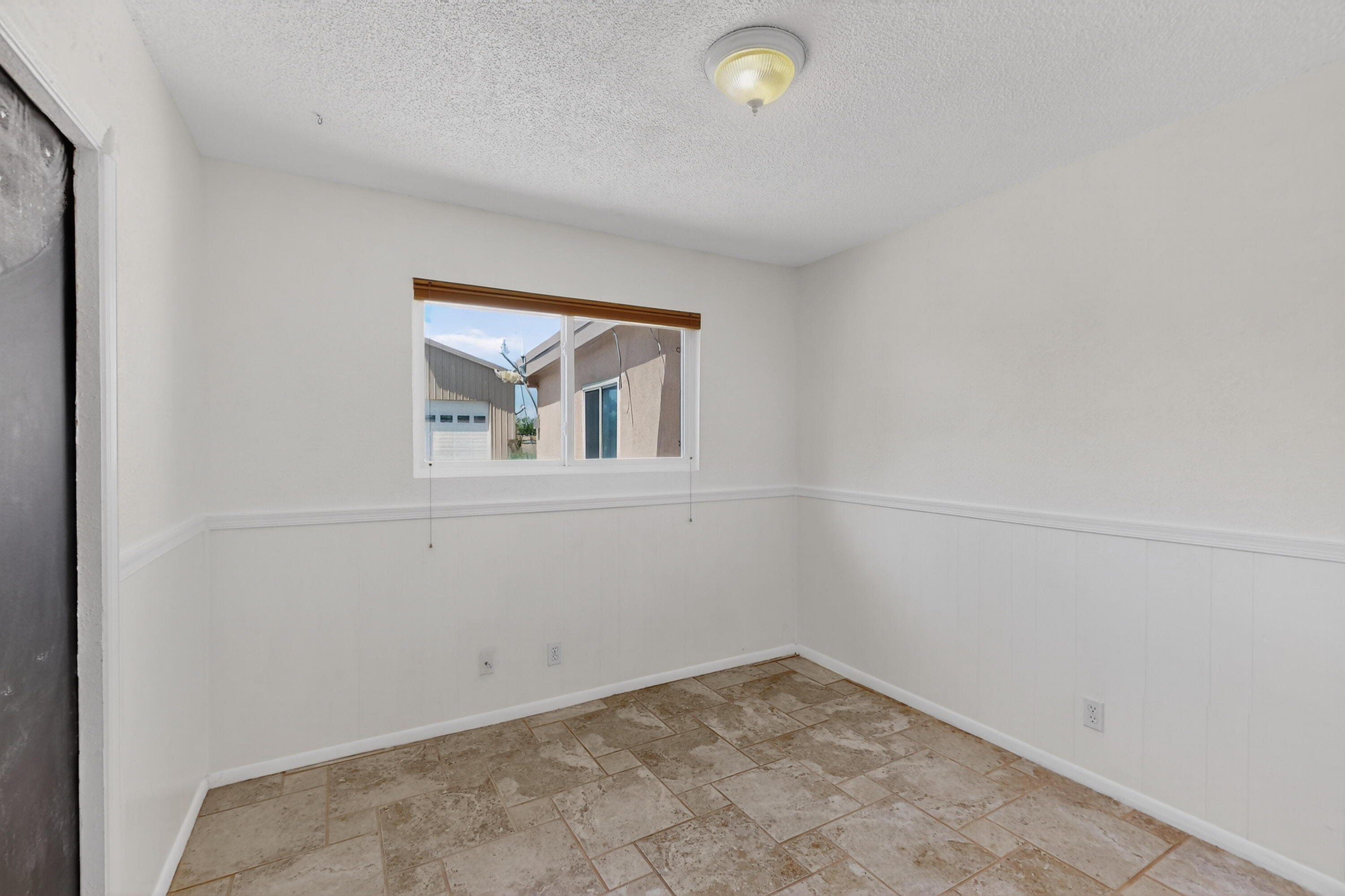 855 Foxcroft Loop