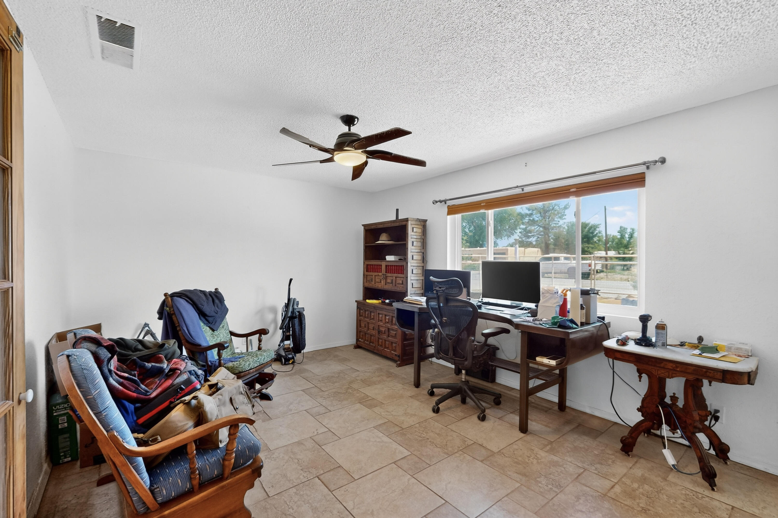 855 Foxcroft Loop