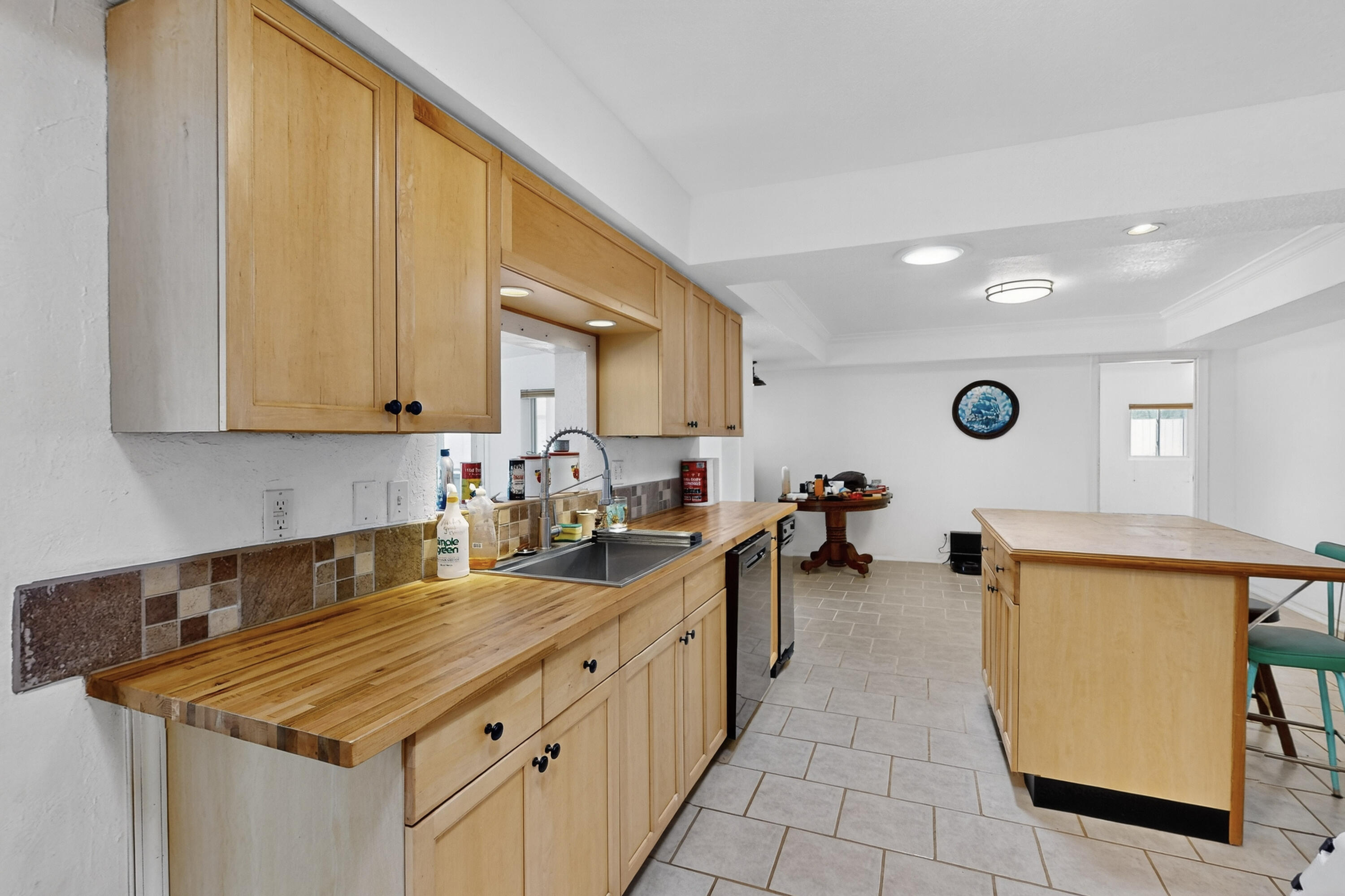 855 Foxcroft Loop